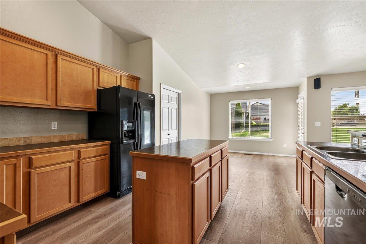 9138 S Red Delicious, Kuna, Idaho 83634, 4 Bedrooms, 3 Bathrooms, Residential For Sale, Price $500,000, 98999576