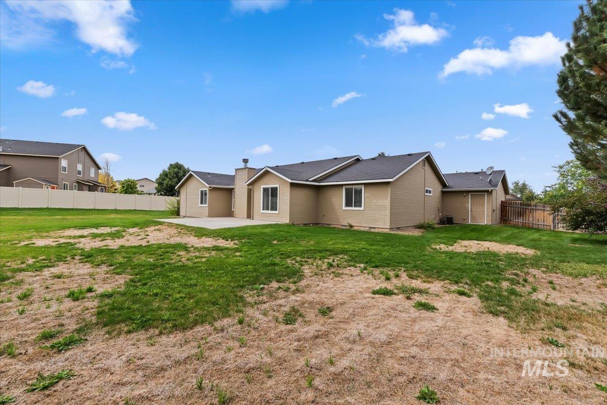 9138 S Red Delicious, Kuna, Idaho 83634, 4 Bedrooms, 3 Bathrooms, Residential For Sale, Price $500,000, 98999576