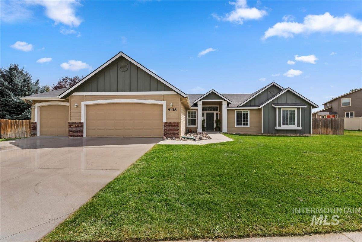 9138 S Red Delicious, Kuna, Idaho 83634, 4 Bedrooms, 3 Bathrooms, Residential For Sale, Price $500,000, 98999576