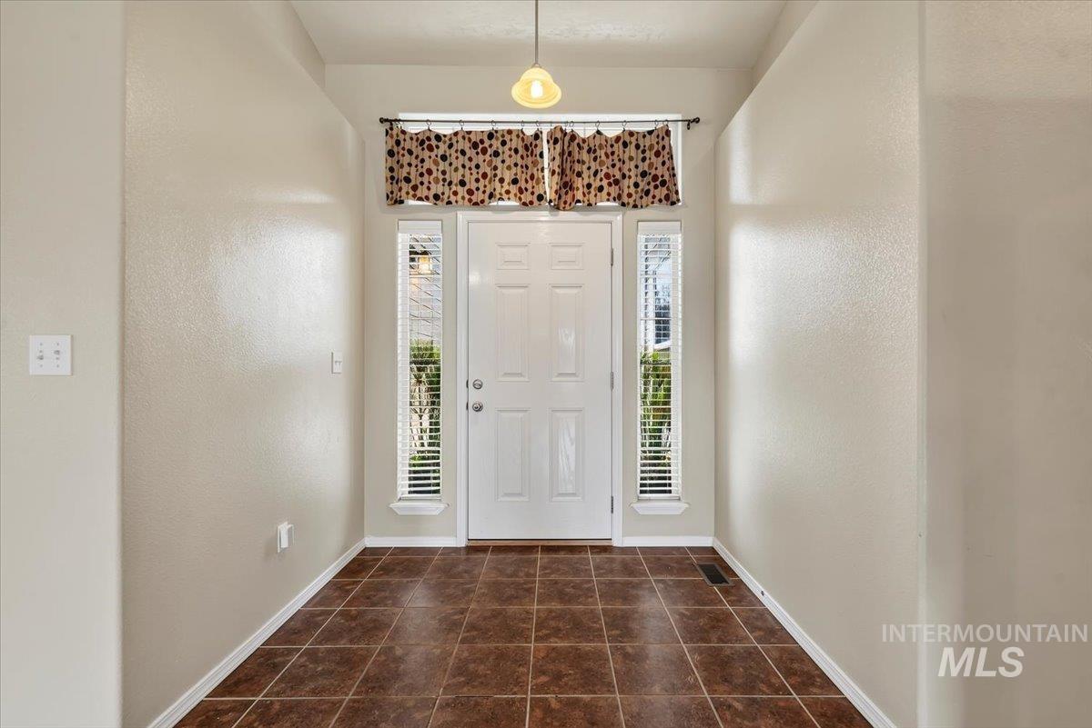 9138 S Red Delicious, Kuna, Idaho 83634, 4 Bedrooms, 3 Bathrooms, Residential For Sale, Price $500,000, 98999576