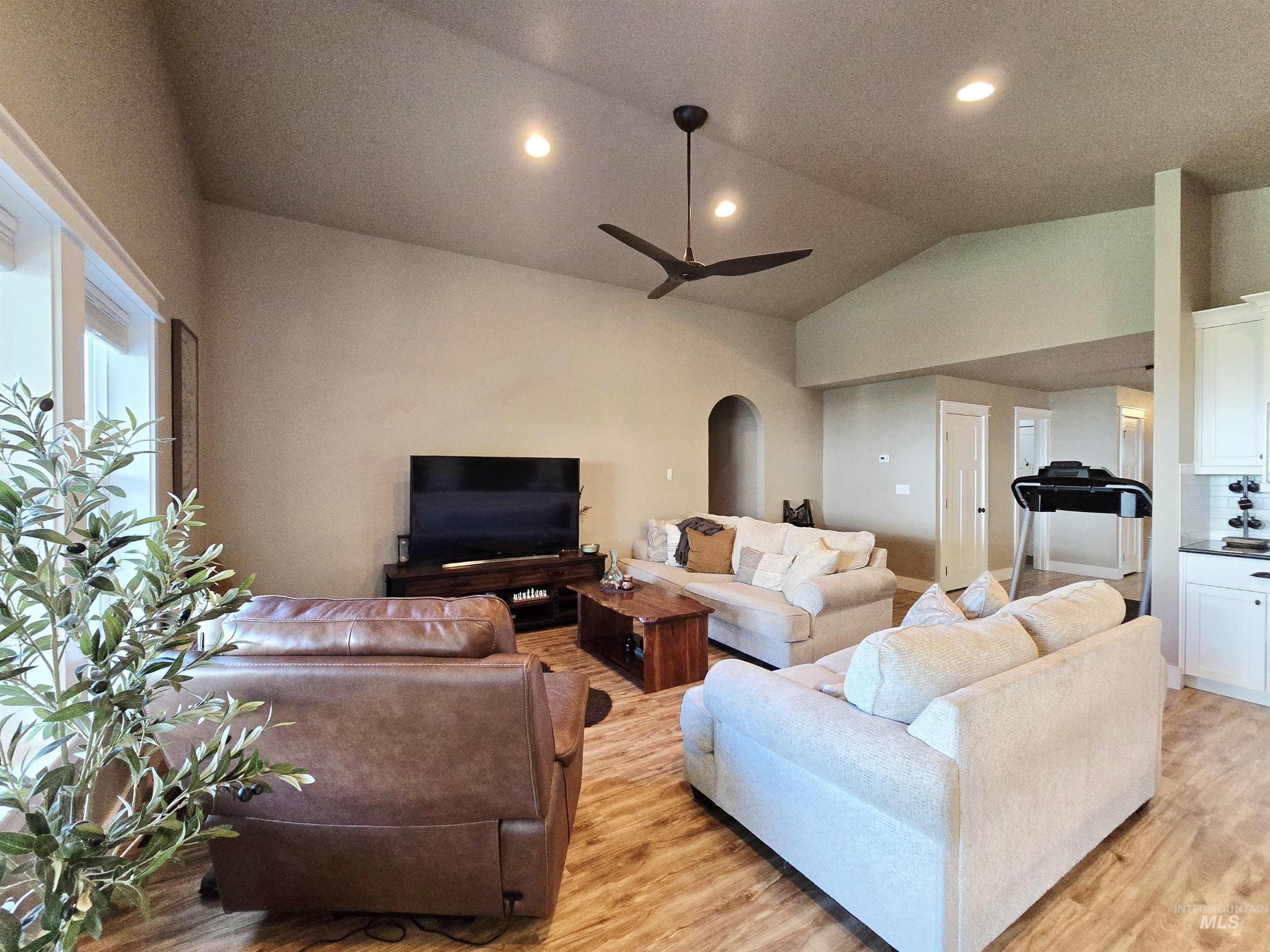 4447 N Weston Ave, Meridian, Idaho 83646, 3 Bedrooms, 2 Bathrooms, Residential For Sale, Price $499,900, 98999578