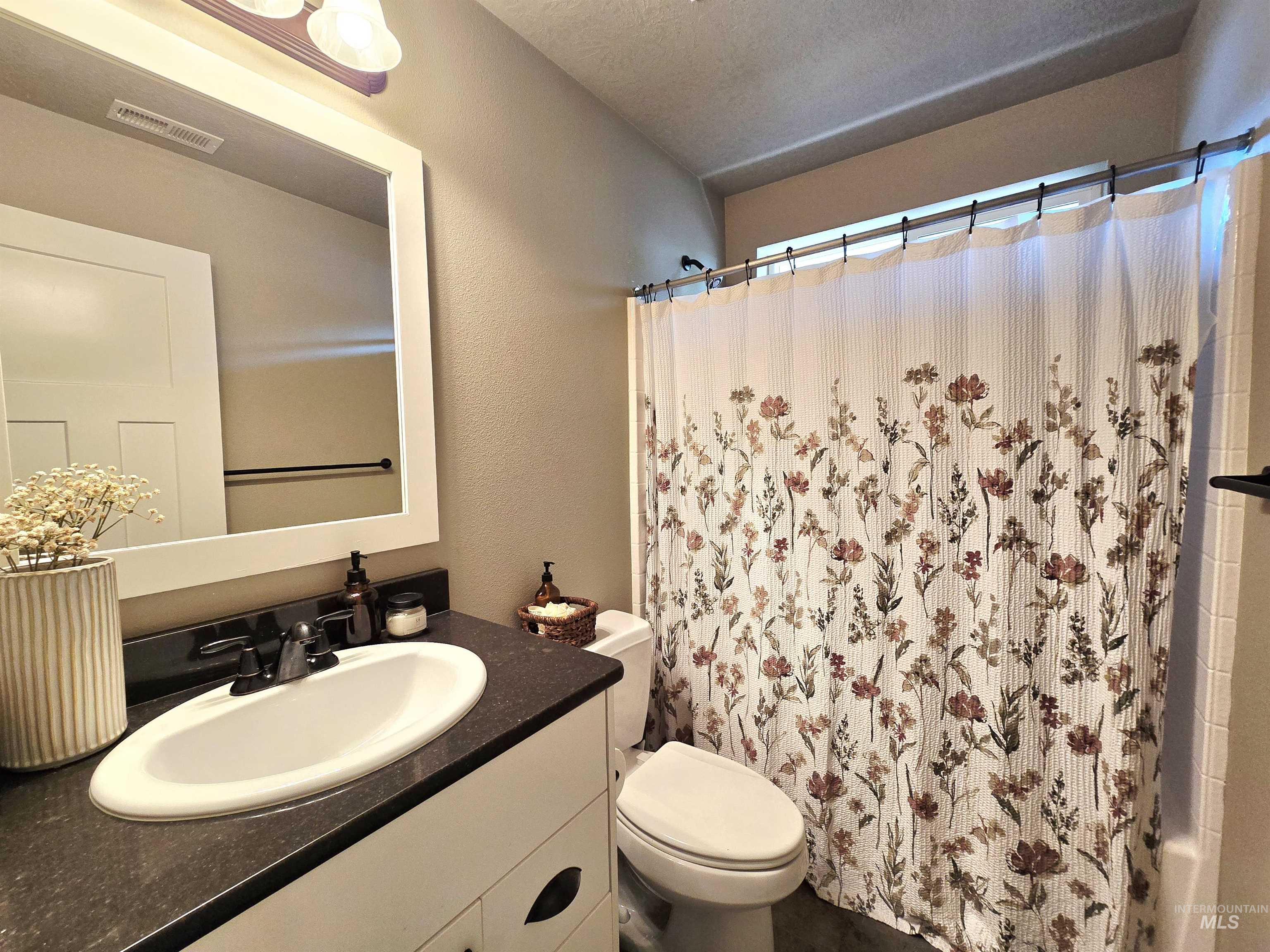 4447 N Weston Ave, Meridian, Idaho 83646, 3 Bedrooms, 2 Bathrooms, Residential For Sale, Price $499,900, 98999578