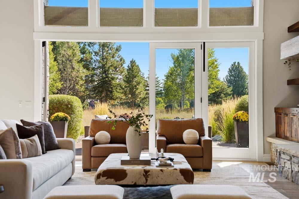 325 Whitetail Dr, McCall, Idaho 83638, 4 Bedrooms, 3.5 Bathrooms, Residential For Sale, Price $2,997,000,MLS 98999581