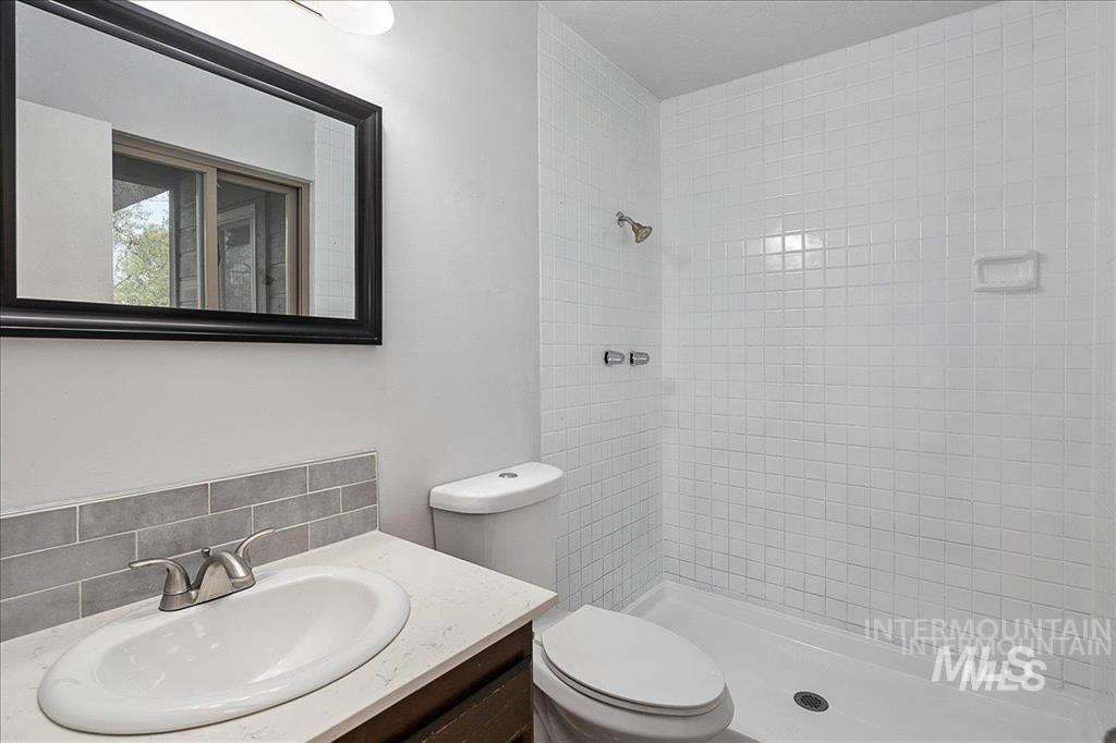 2304 N Montana Avenue, Caldwell, Idaho 83605, 1 Bedroom, 1 Bathroom, Residential Income For Sale, Price $799,900,MLS 98999582