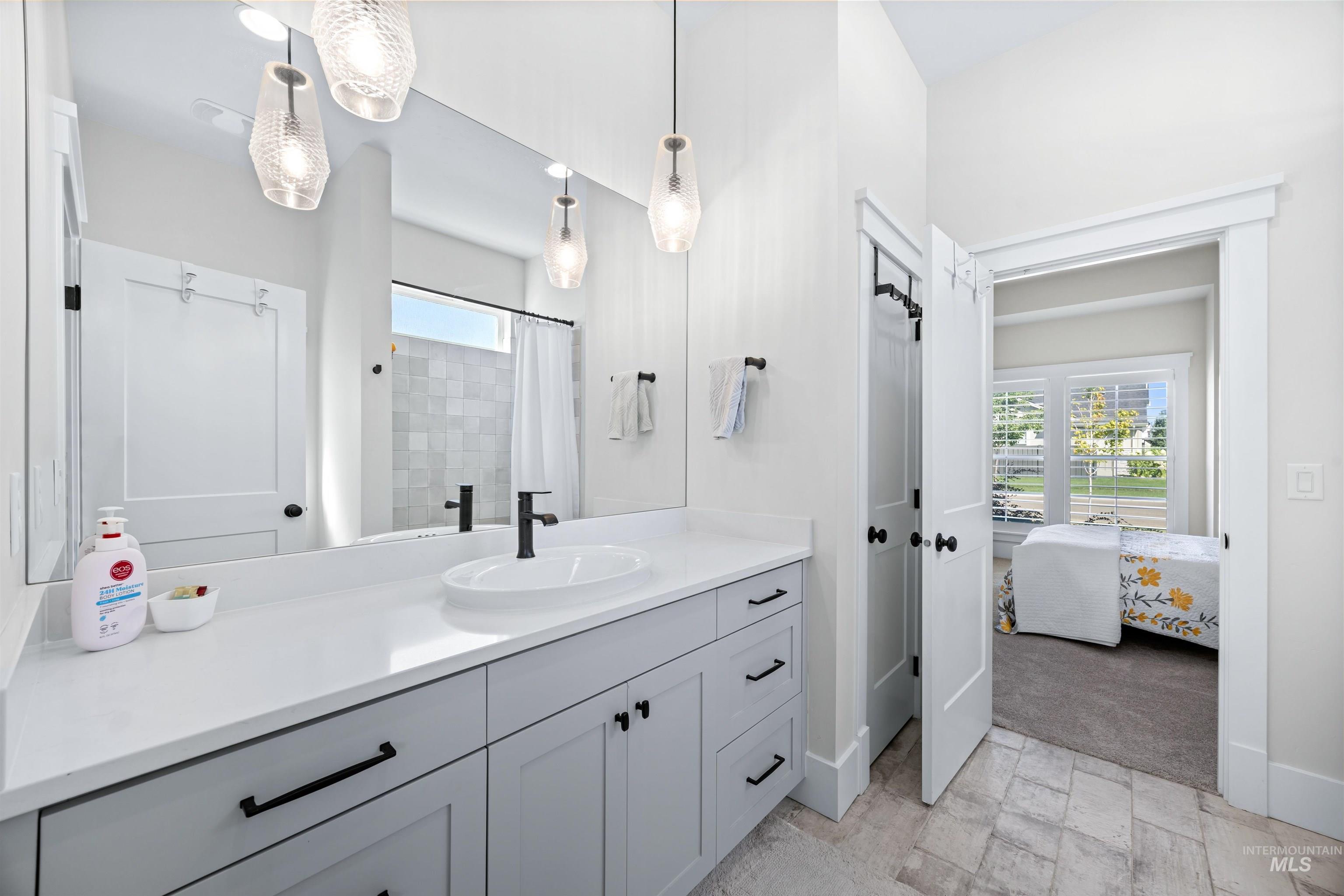 1733 E Mount Maria St, Meridian, Idaho 83642, 3 Bedrooms, 2.5 Bathrooms, Residential For Sale, Price $799,777,MLS 98999583