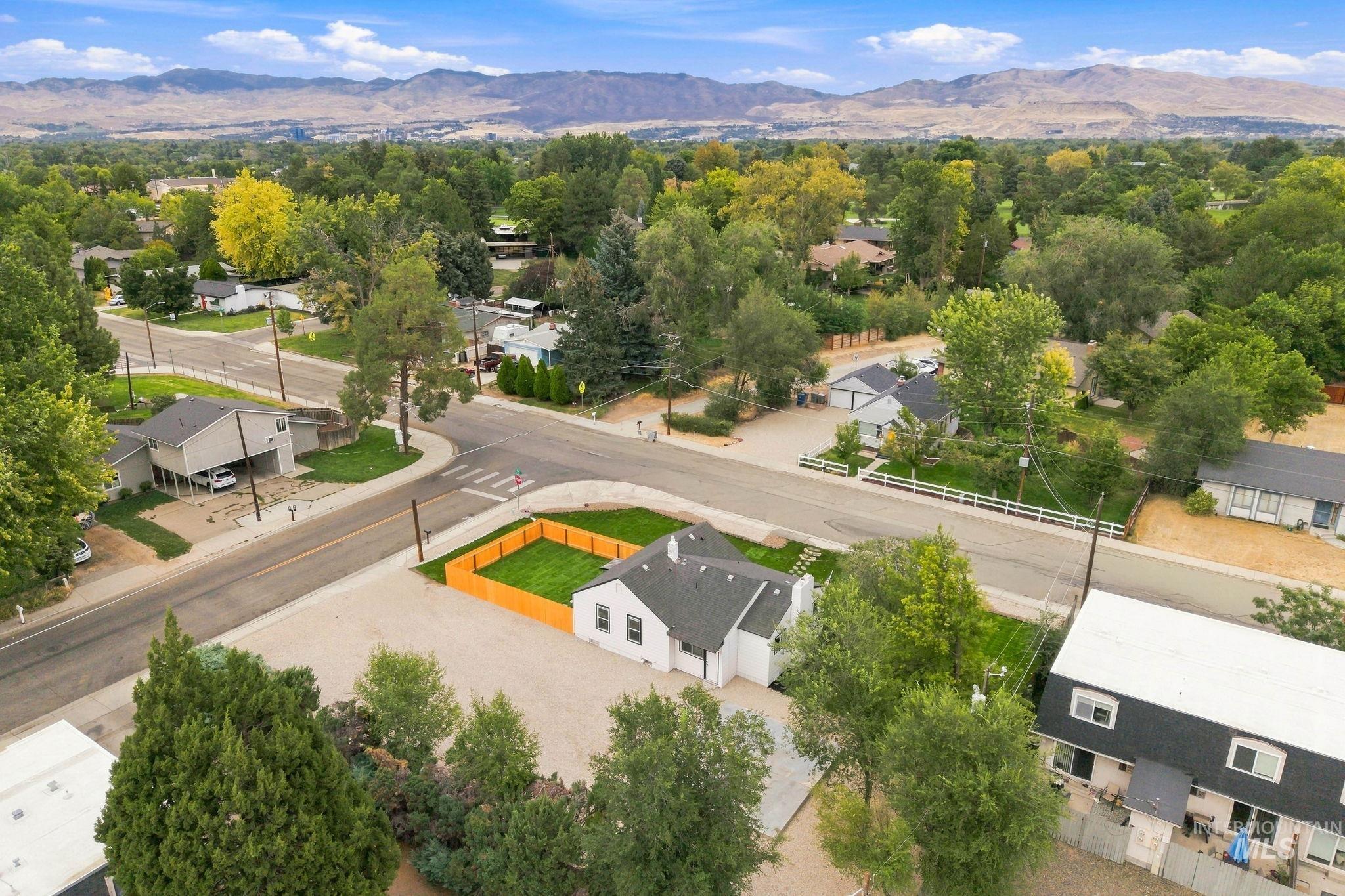 4803 W Targee St, Boise, Idaho 83705, 3 Bedrooms, 2 Bathrooms, Residential For Sale, Price $475,000,MLS 98999586