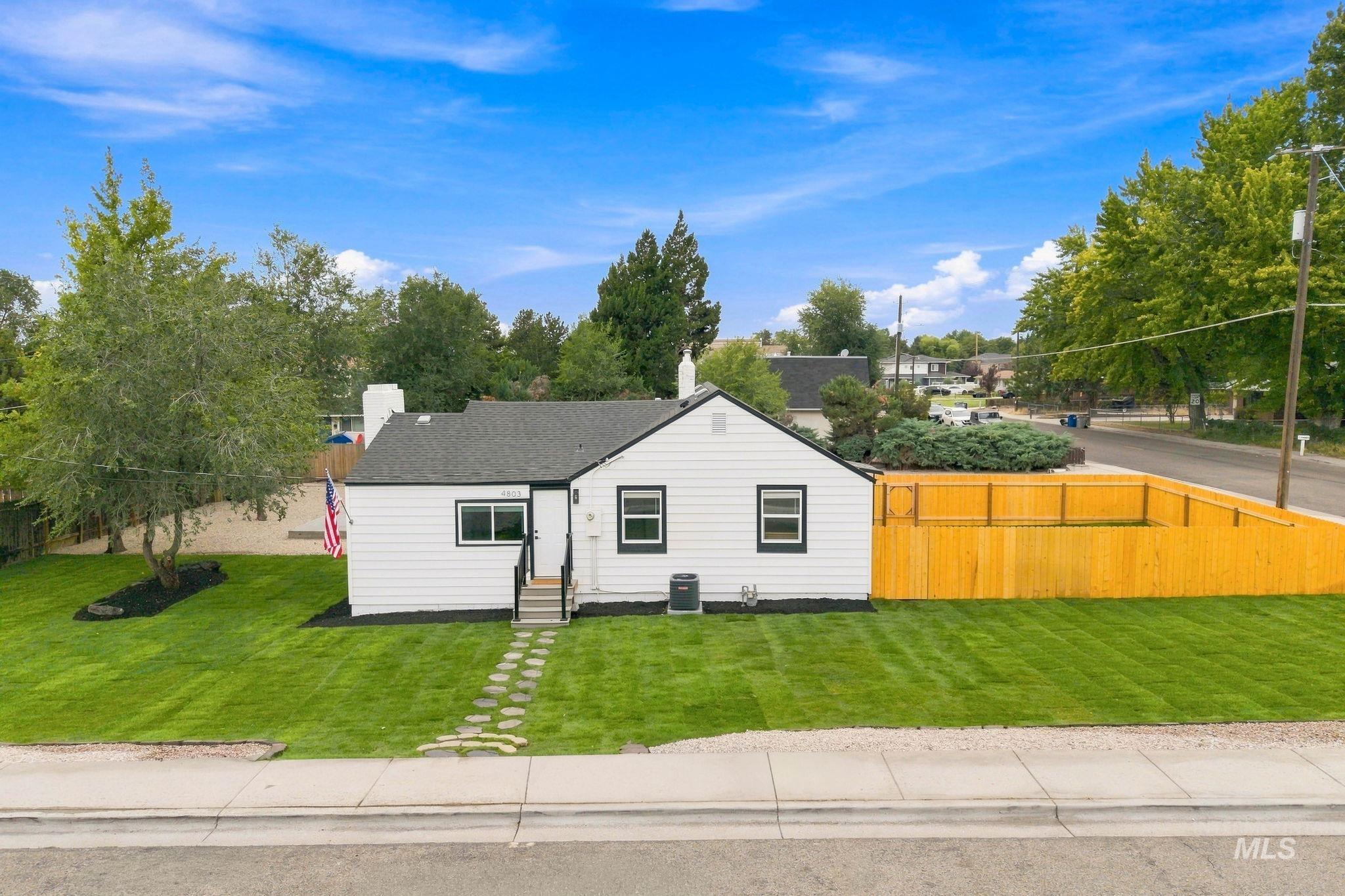 4803 W Targee St, Boise, Idaho 83705, 3 Bedrooms, 2 Bathrooms, Residential For Sale, Price $475,000,MLS 98999586