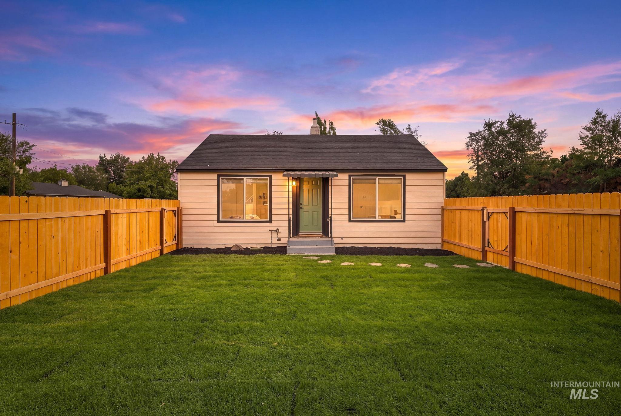4803 W Targee St, Boise, Idaho 83705, 3 Bedrooms, 2 Bathrooms, Residential For Sale, Price $475,000,MLS 98999586