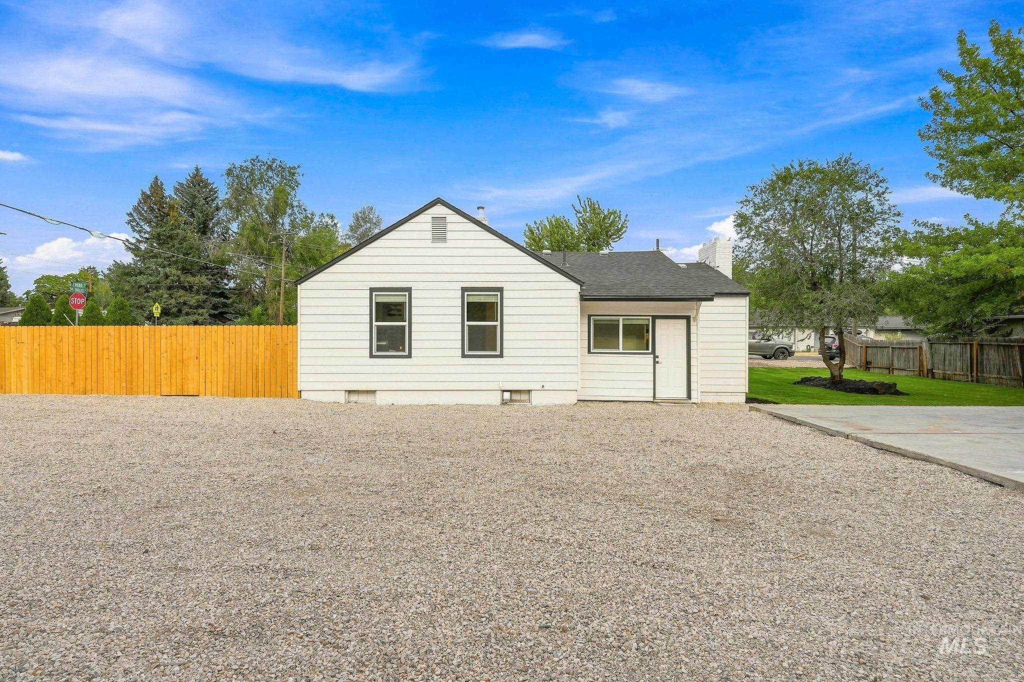 4803 W Targee St, Boise, Idaho 83705, 3 Bedrooms, 2 Bathrooms, Residential For Sale, Price $475,000,MLS 98999586