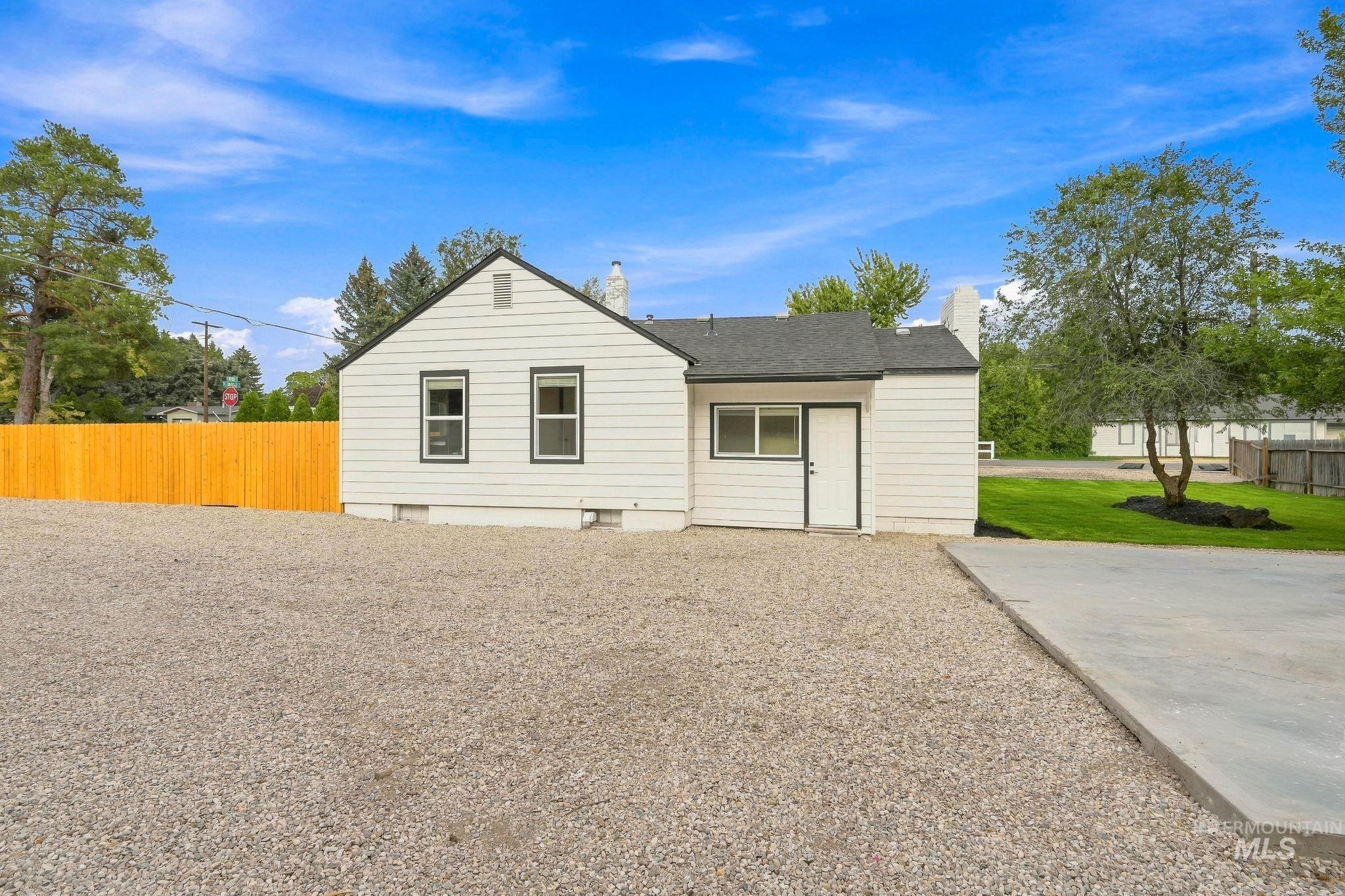 4803 W Targee St, Boise, Idaho 83705, 3 Bedrooms, 2 Bathrooms, Residential For Sale, Price $475,000,MLS 98999586