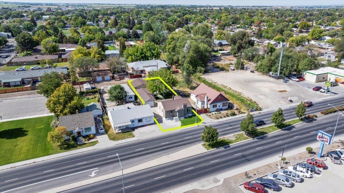 235 Washington St N, Twin Falls, Idaho 83301, 4 Bedrooms, 2 Bathrooms, Residential For Sale, Price $400,000,MLS 98999587