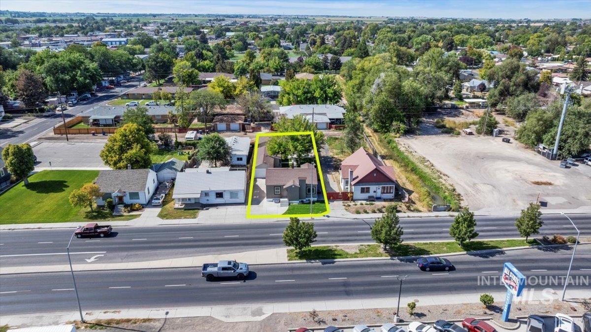 235 Washington St N, Twin Falls, Idaho 83301, 4 Bedrooms, 2 Bathrooms, Residential For Sale, Price $400,000,MLS 98999587