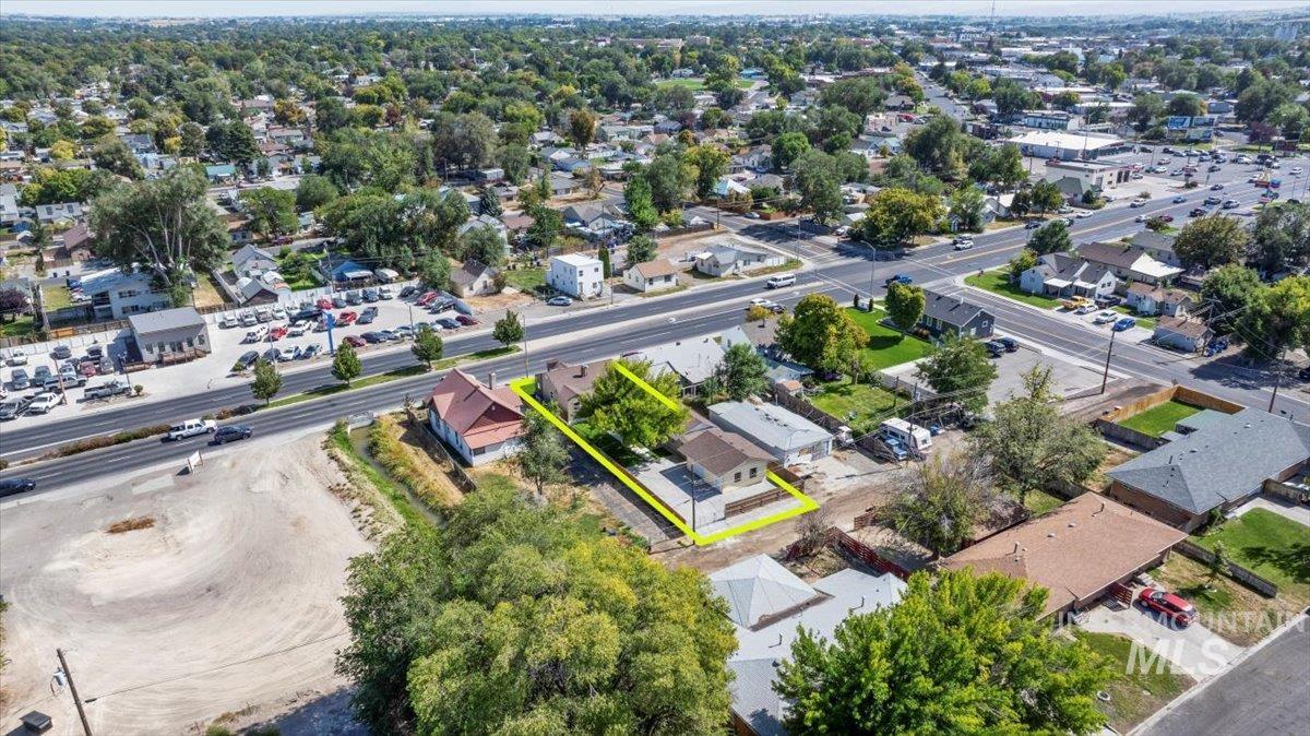 235 Washington St N, Twin Falls, Idaho 83301, 4 Bedrooms, 2 Bathrooms, Residential For Sale, Price $400,000,MLS 98999587