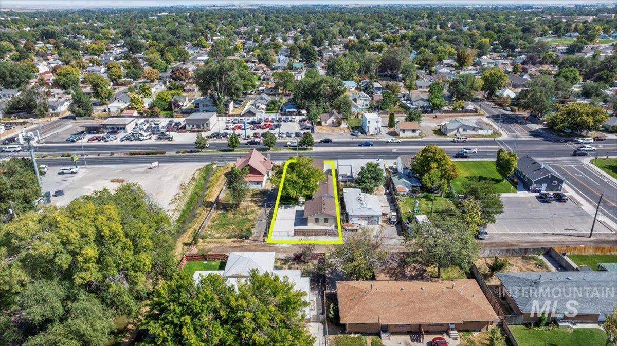235 Washington St N, Twin Falls, Idaho 83301, 4 Bedrooms, 2 Bathrooms, Residential For Sale, Price $400,000,MLS 98999587