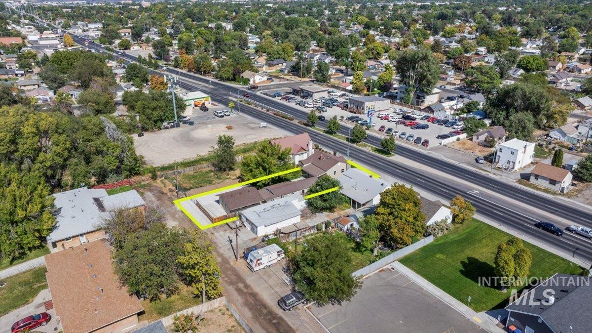 235 Washington St N, Twin Falls, Idaho 83301, 4 Bedrooms, 2 Bathrooms, Residential For Sale, Price $400,000,MLS 98999587