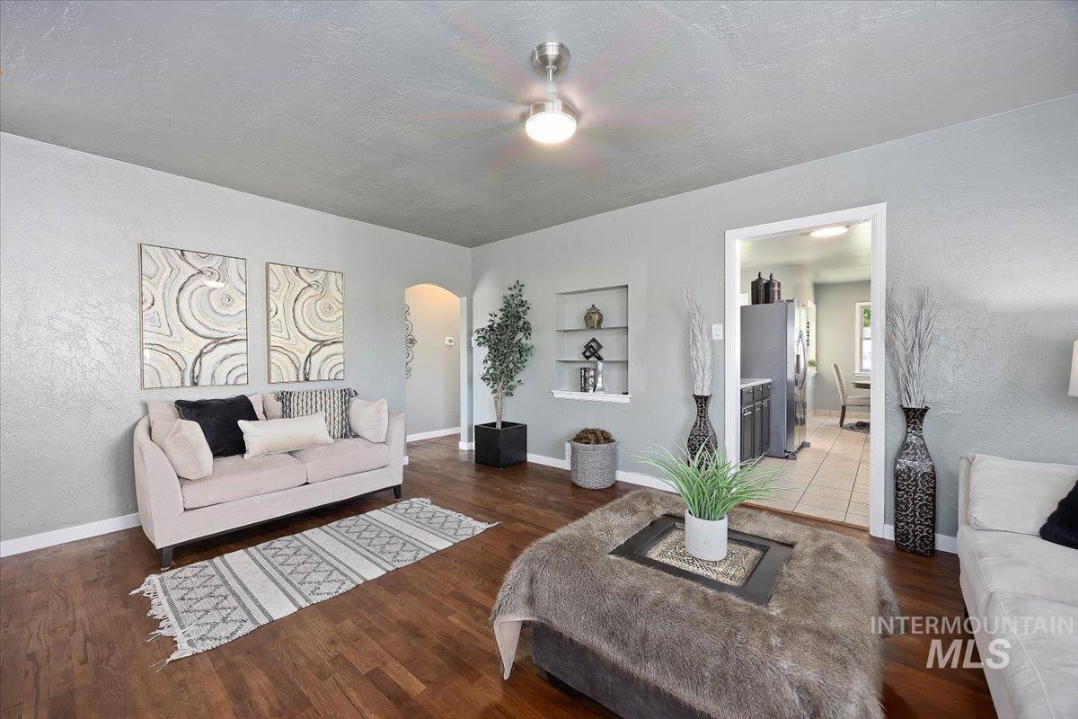 235 Washington St N, Twin Falls, Idaho 83301, 4 Bedrooms, 2 Bathrooms, Residential For Sale, Price $400,000,MLS 98999587