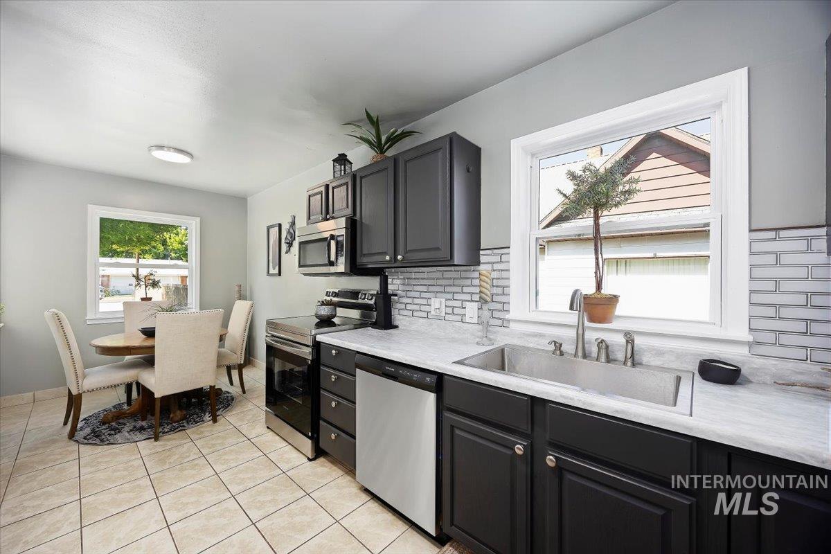 235 Washington St N, Twin Falls, Idaho 83301, 4 Bedrooms, 2 Bathrooms, Residential For Sale, Price $400,000,MLS 98999587