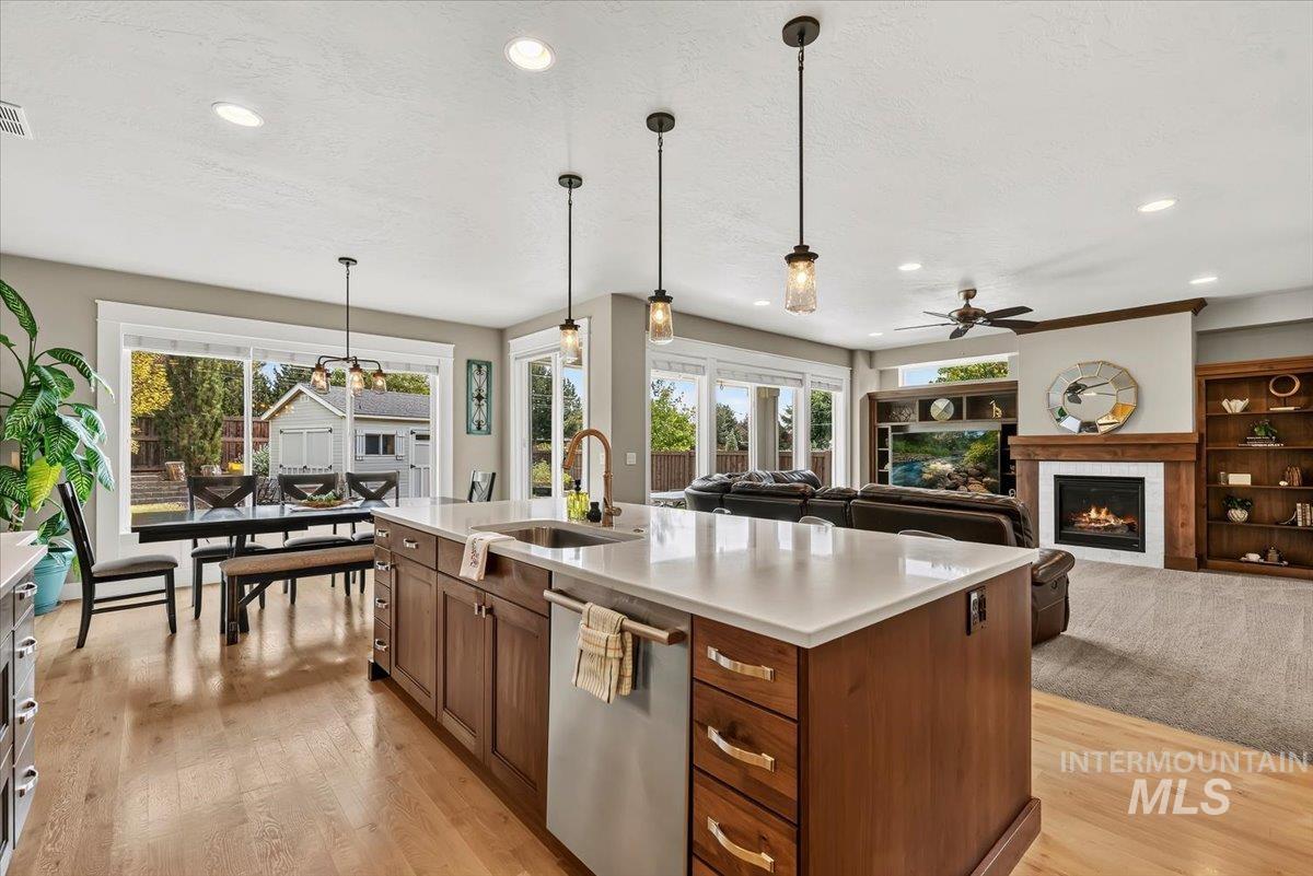 25 W Heston Dr, Meridian, Idaho 83646, 4 Bedrooms, 3 Bathrooms, Residential For Sale, Price $799,999,MLS 98999588