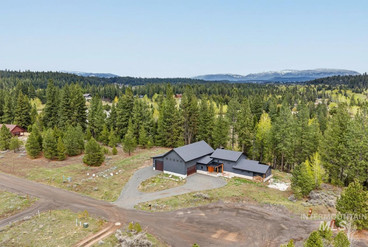 16 Lost River Dr, McCall, Idaho 83638, 4 Bedrooms, 3.5 Bathrooms, Residential For Sale, Price $1,498,000,MLS 98999592
