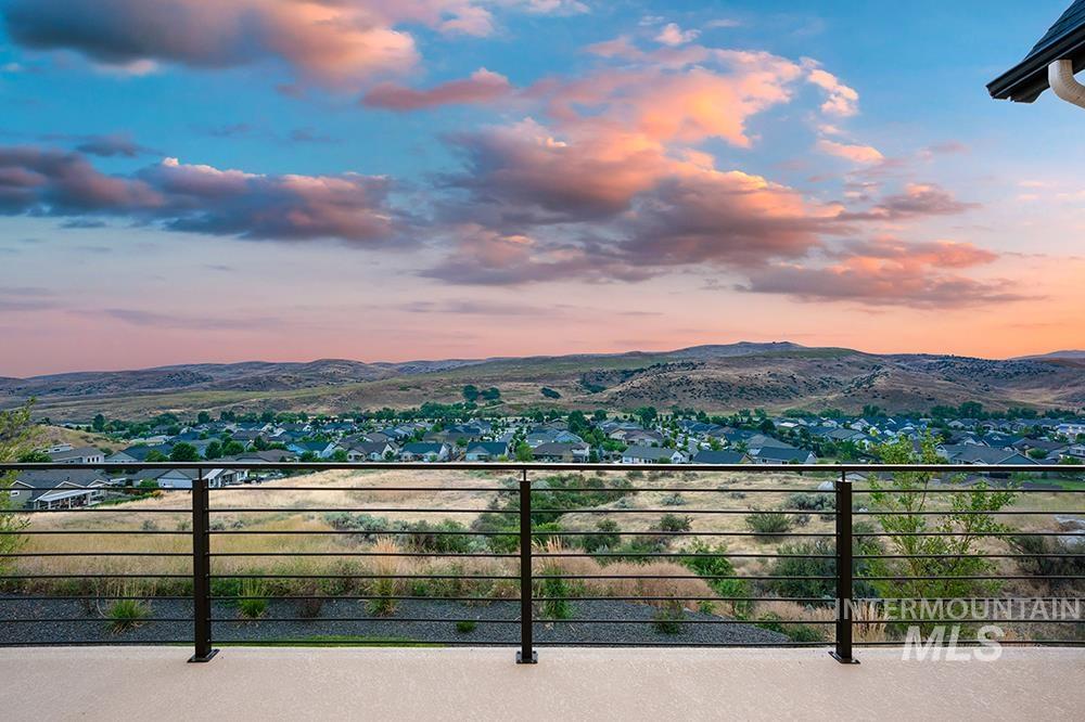 20141 N Swire Green Way, Eagle, Idaho 83714, 4 Bedrooms, 3.5 Bathrooms, Residential For Sale, Price $1,399,900,MLS 98999604