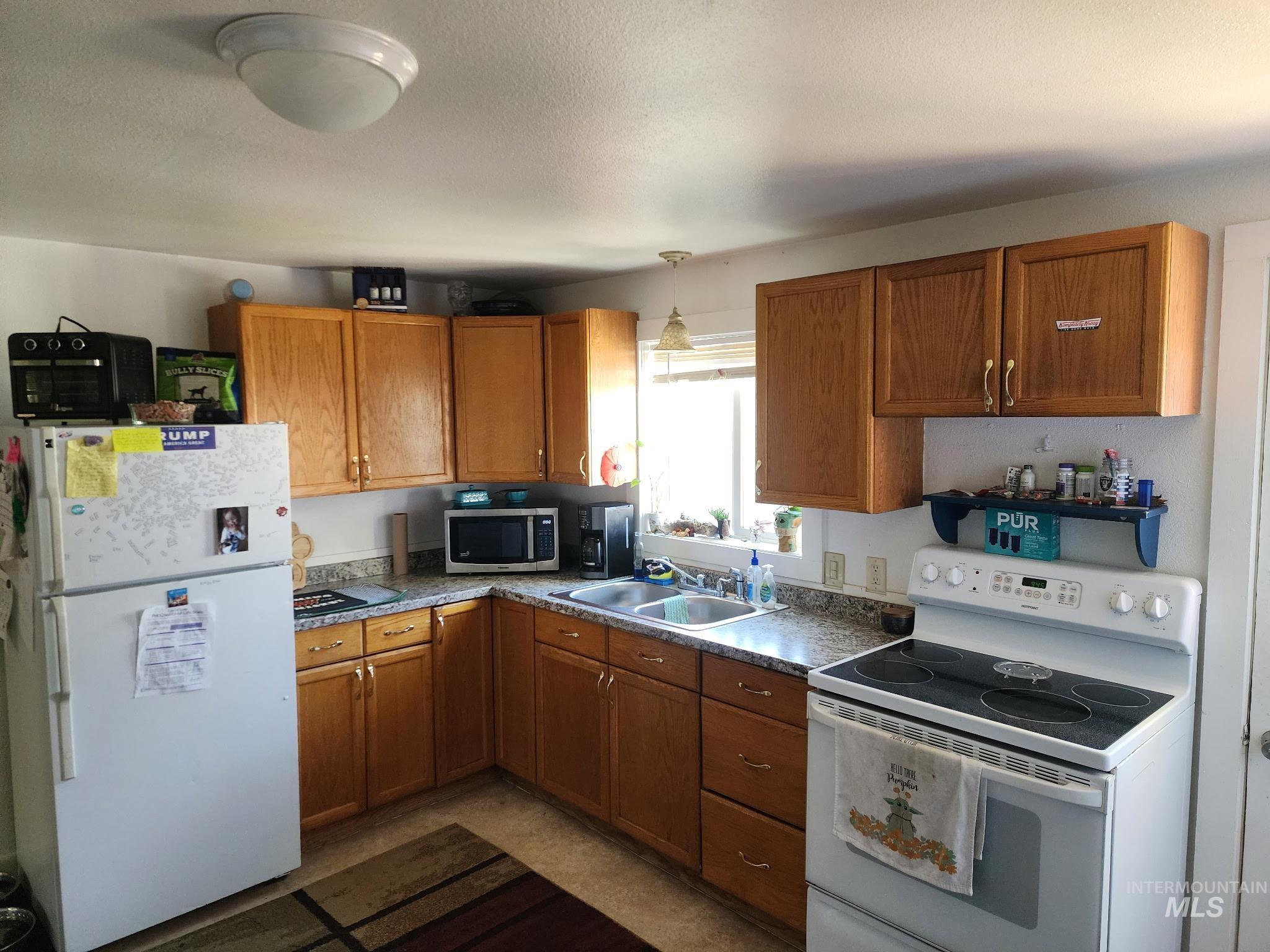 318 E Camas Ave, Fairfield, Idaho 83327, 3 Bedrooms, 1 Bathroom, Residential For Sale, Price $329,900,MLS 98999605