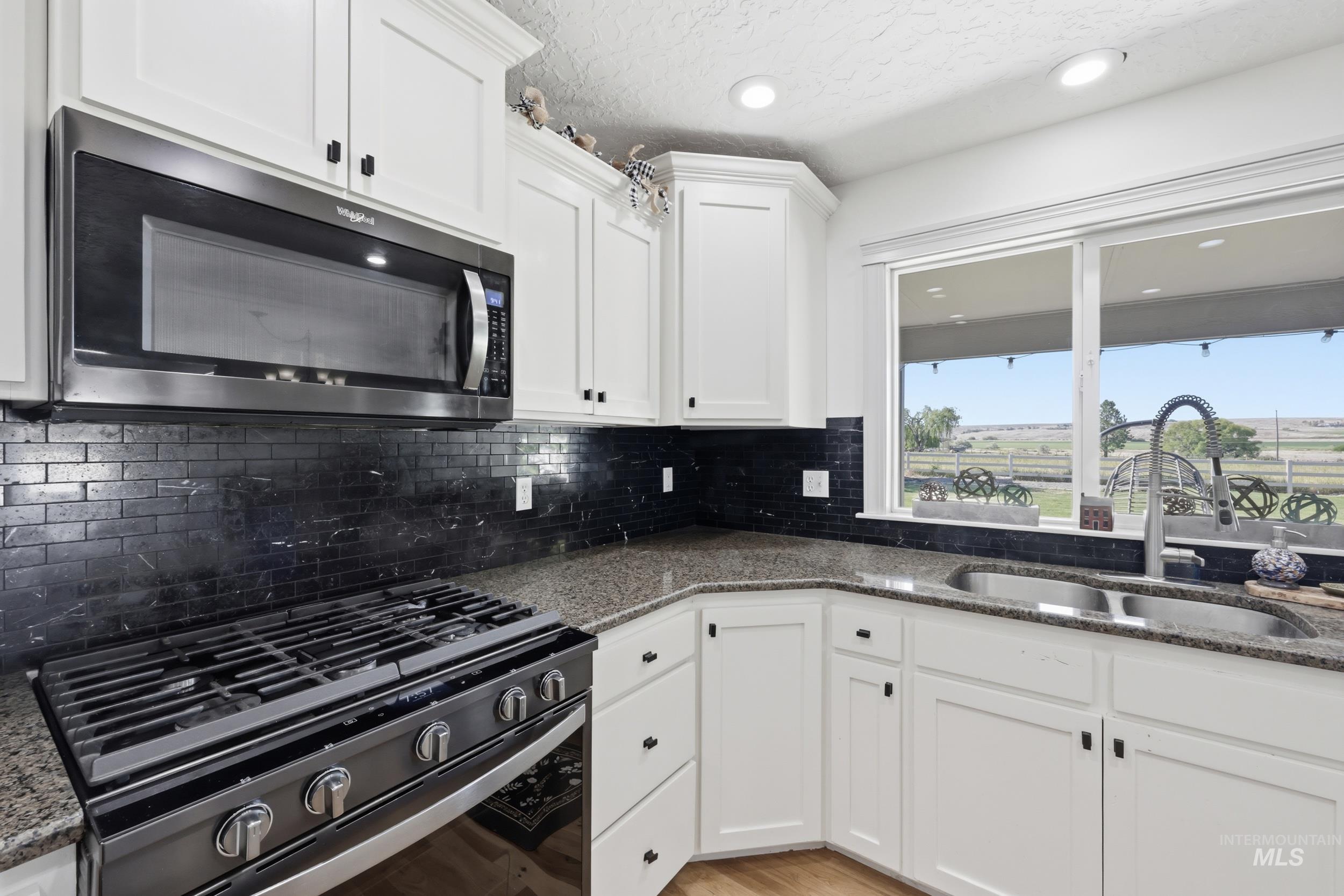 8023 W. Madronawoods Ct, Boise, Idaho 83709, 5 Bedrooms, 2.5 Bathrooms, Residential For Sale, Price $759,000,MLS 98999608