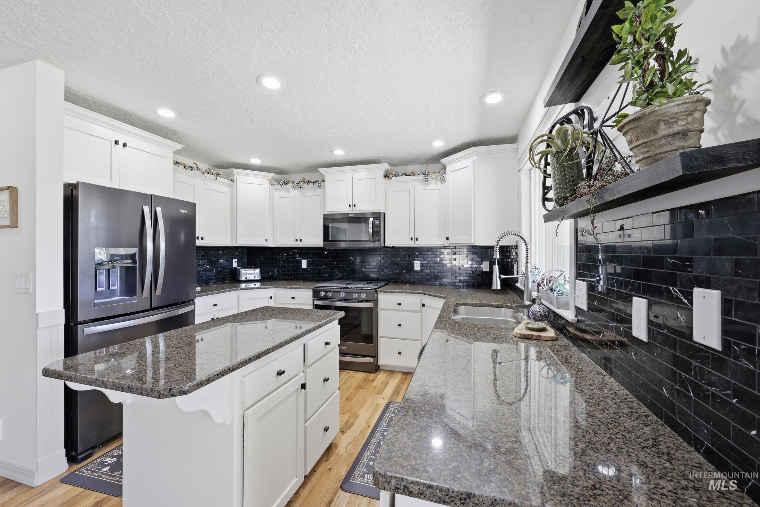 8023 W. Madronawoods Ct, Boise, Idaho 83709, 5 Bedrooms, 2.5 Bathrooms, Residential For Sale, Price $759,000,MLS 98999608