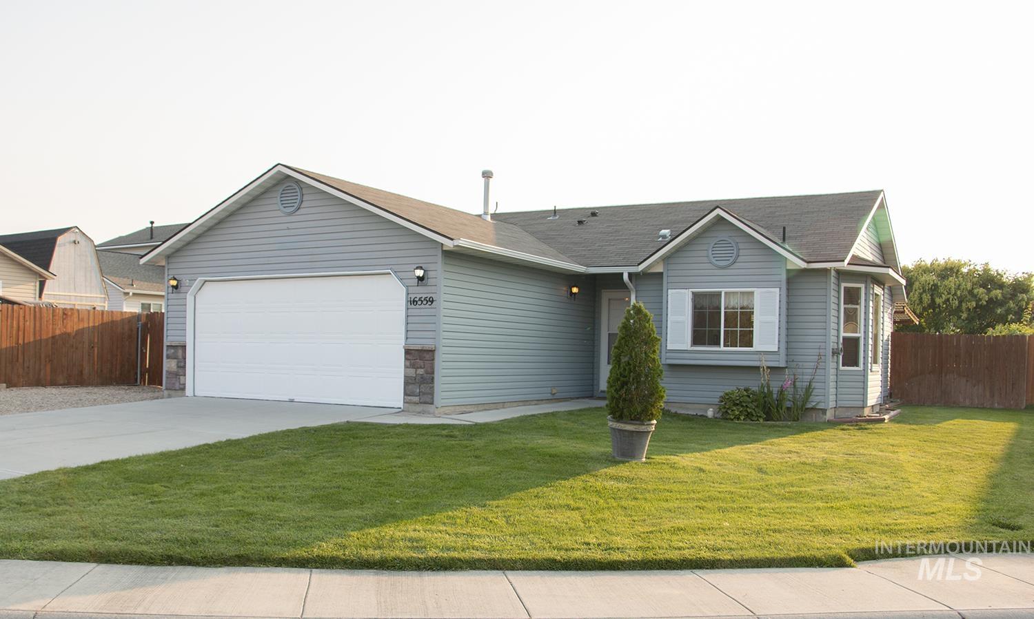 16559 Bayou Way, Caldwell, Idaho 83607, 3 Bedrooms, 2 Bathrooms, Residential For Sale, Price $355,000,MLS 98999610