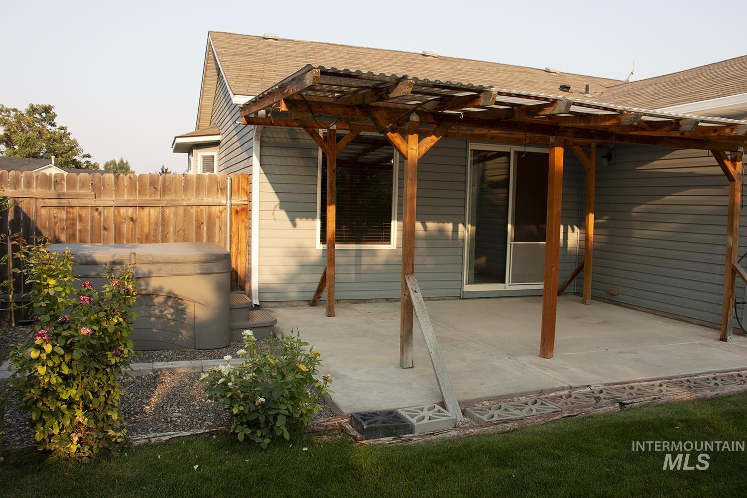 16559 Bayou Way, Caldwell, Idaho 83607, 3 Bedrooms, 2 Bathrooms, Residential For Sale, Price $355,000,MLS 98999610