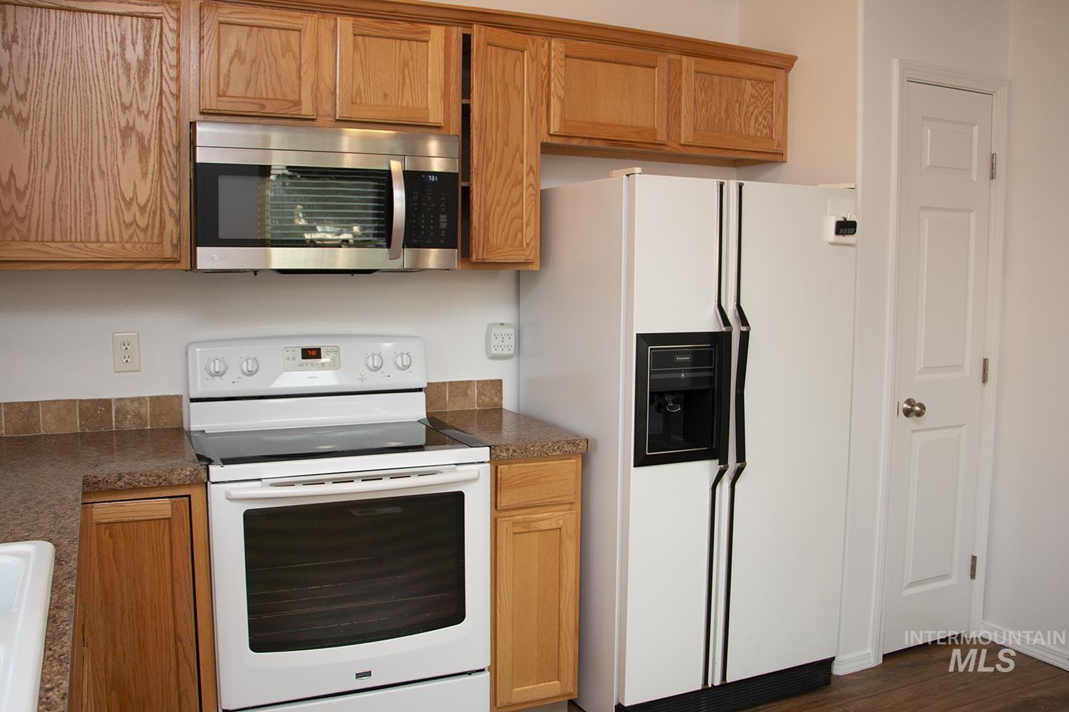 16559 Bayou Way, Caldwell, Idaho 83607, 3 Bedrooms, 2 Bathrooms, Residential For Sale, Price $355,000,MLS 98999610
