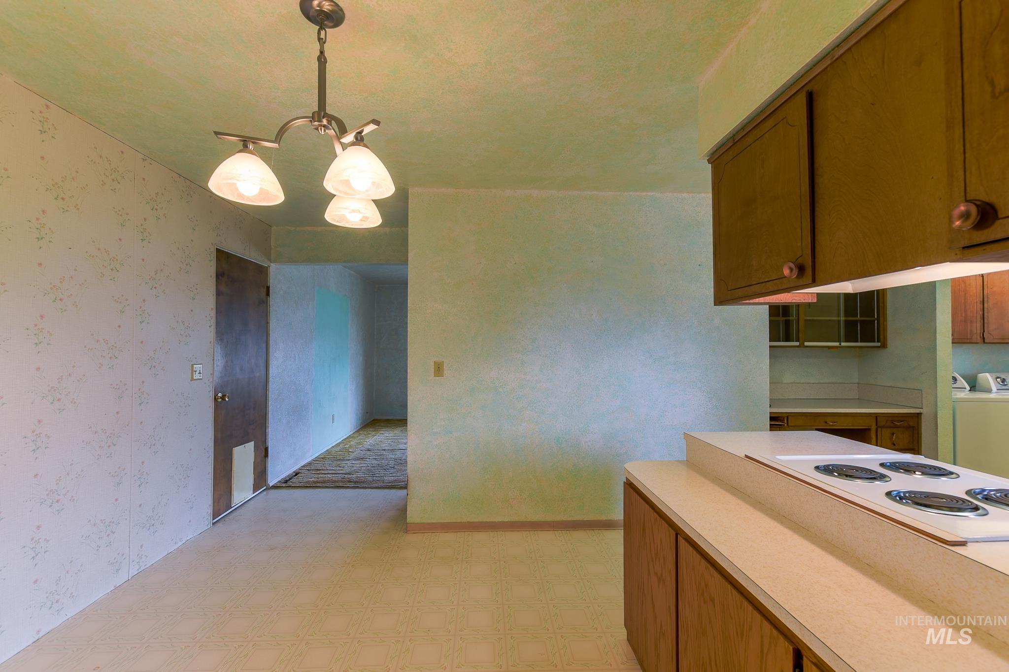 1829 Powers Ave., Lewiston, Idaho 83501, 3 Bedrooms, 2 Bathrooms, Residential For Sale, Price $319,000,MLS 98999611
