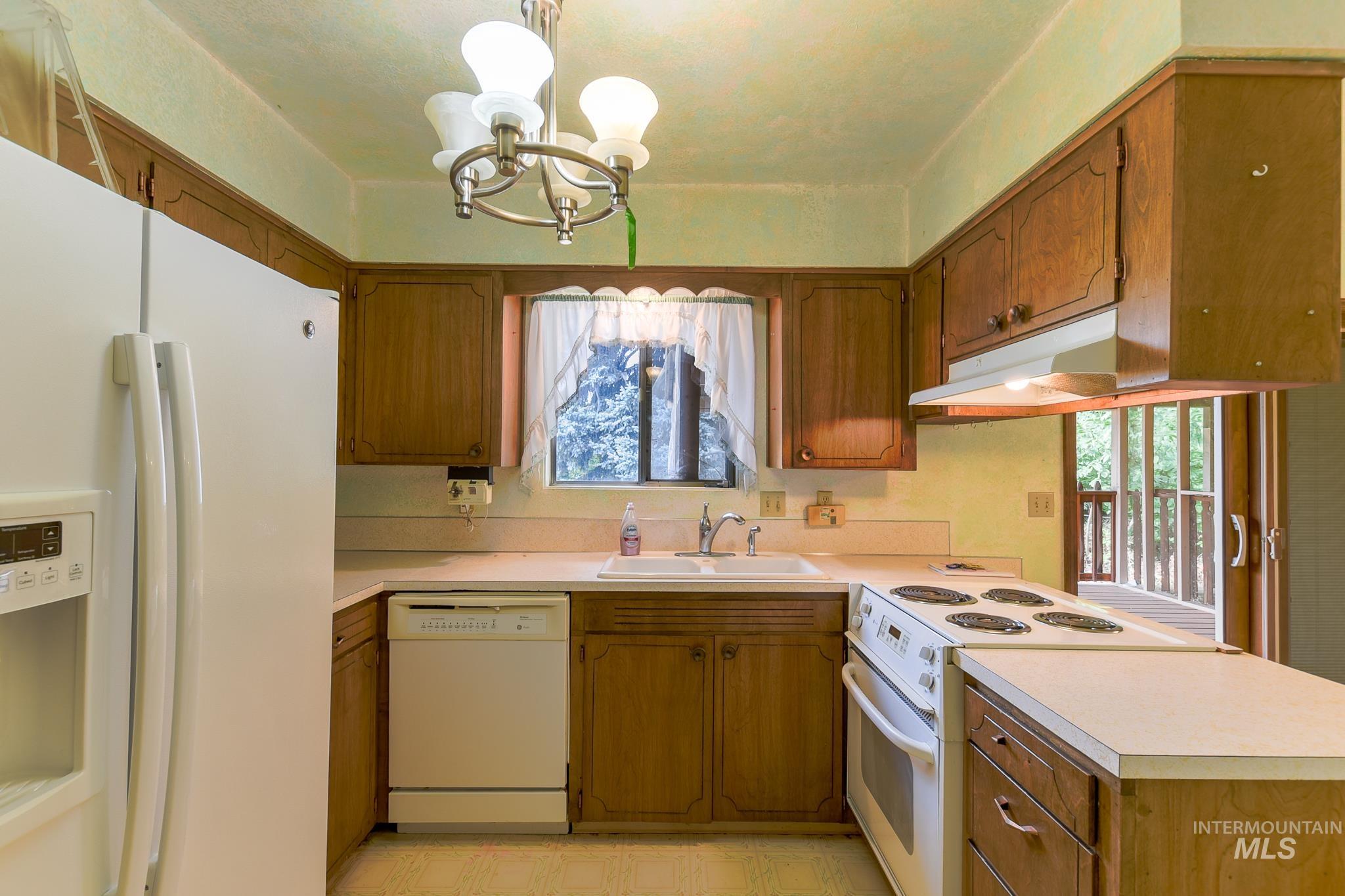 1829 Powers Ave., Lewiston, Idaho 83501, 3 Bedrooms, 2 Bathrooms, Residential For Sale, Price $319,000,MLS 98999611
