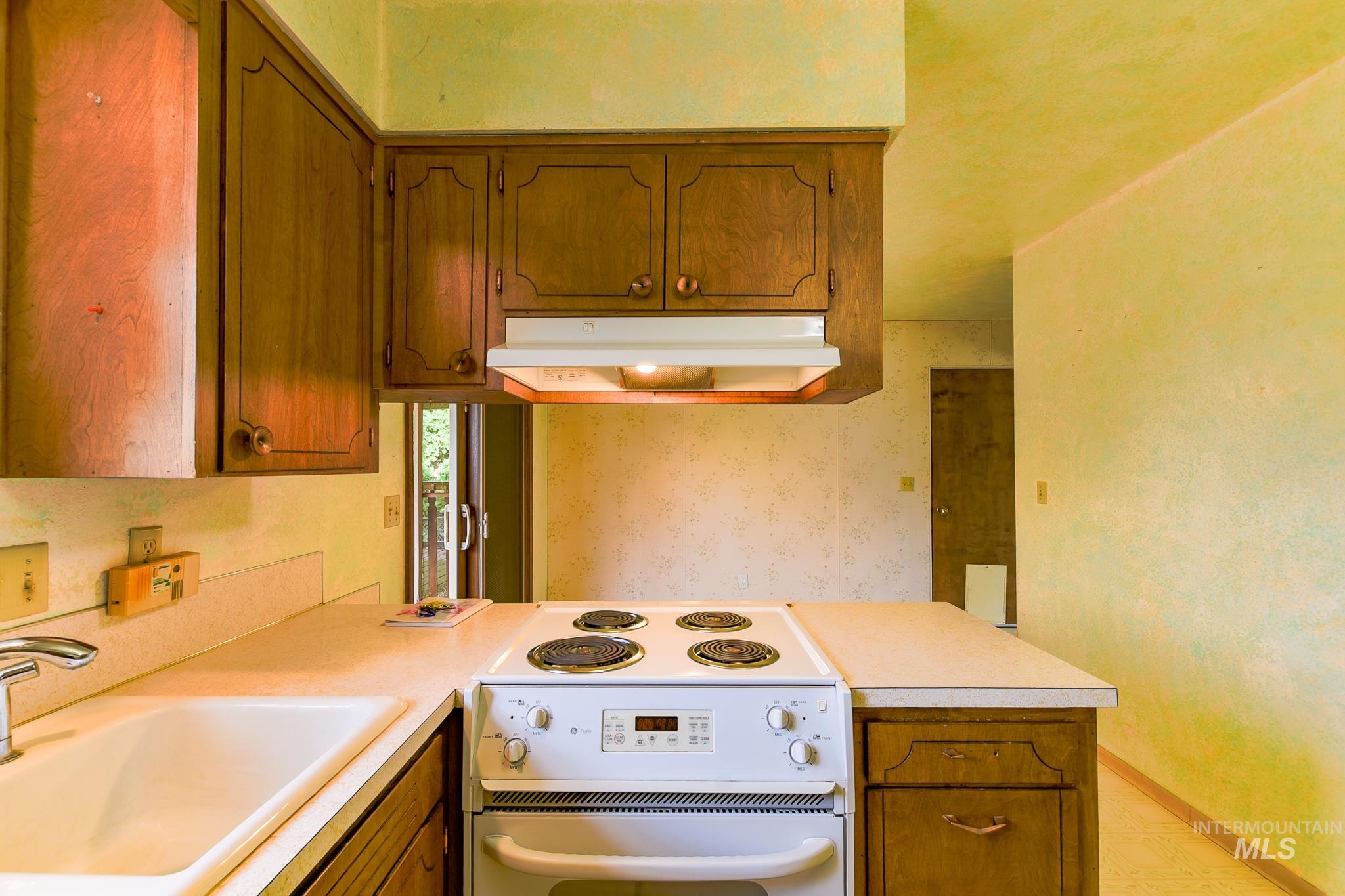 1829 Powers Ave., Lewiston, Idaho 83501, 3 Bedrooms, 2 Bathrooms, Residential For Sale, Price $319,000,MLS 98999611