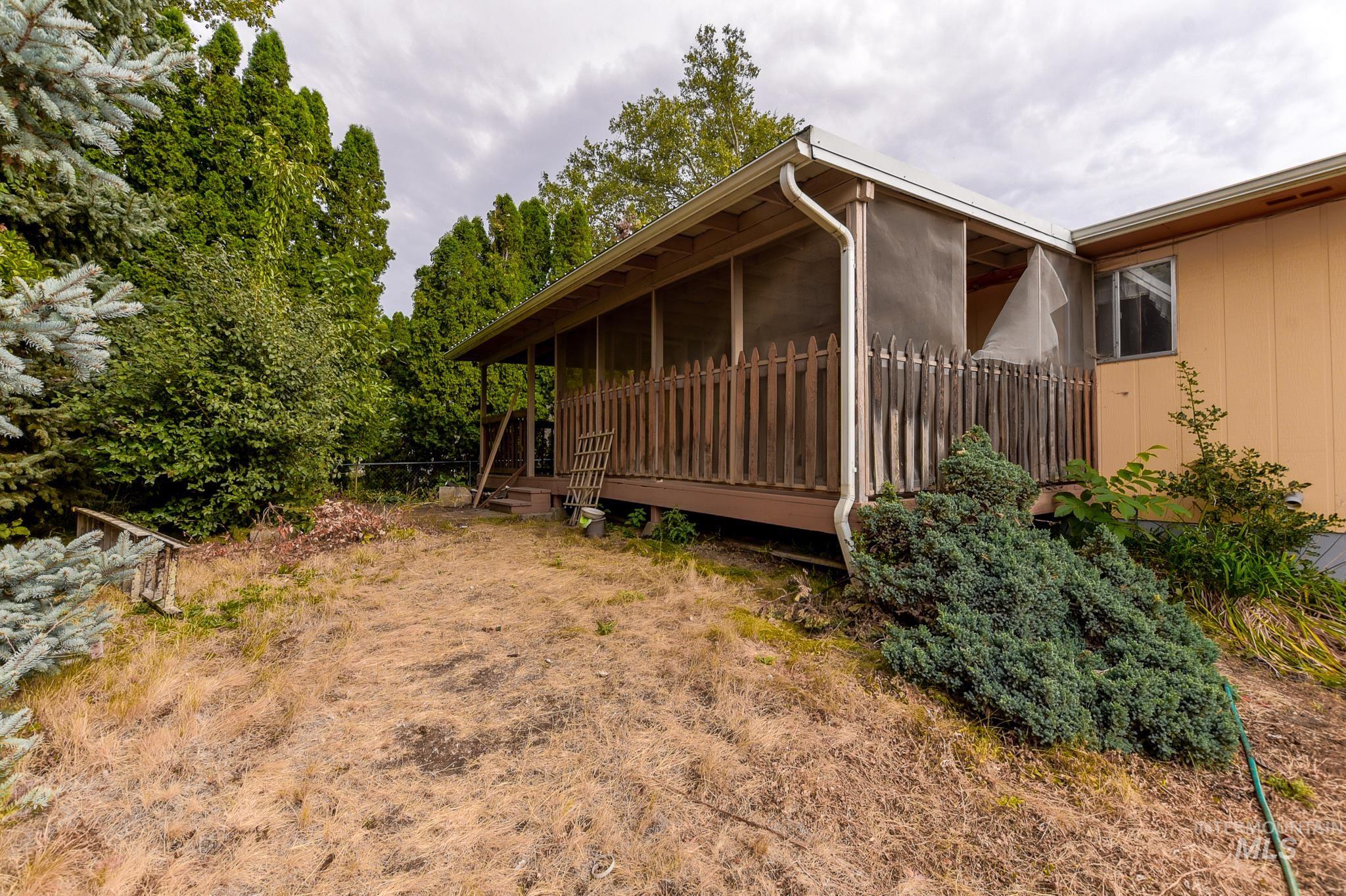 1829 Powers Ave., Lewiston, Idaho 83501, 3 Bedrooms, 2 Bathrooms, Residential For Sale, Price $319,000,MLS 98999611