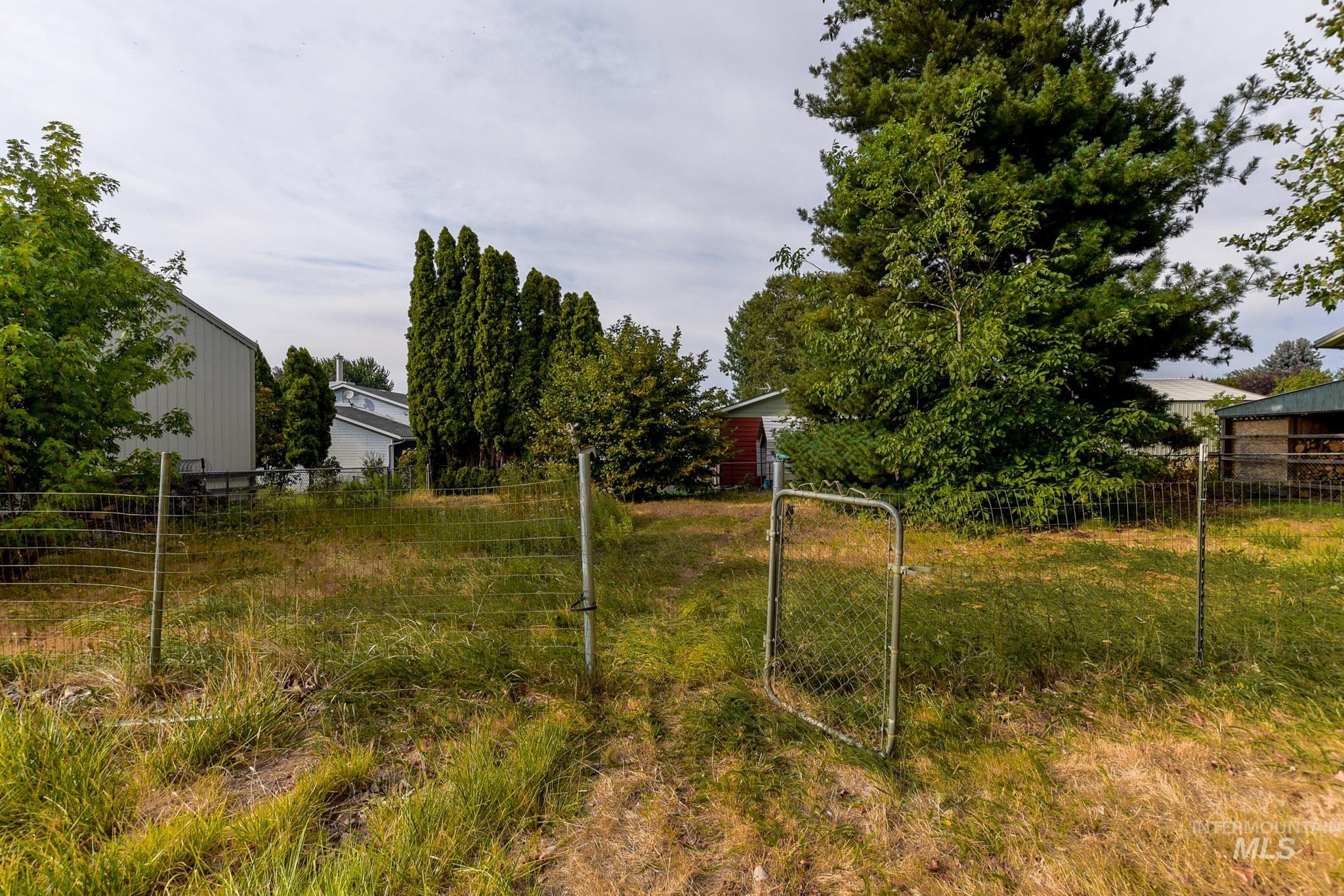1829 Powers Ave., Lewiston, Idaho 83501, 3 Bedrooms, 2 Bathrooms, Residential For Sale, Price $319,000,MLS 98999611