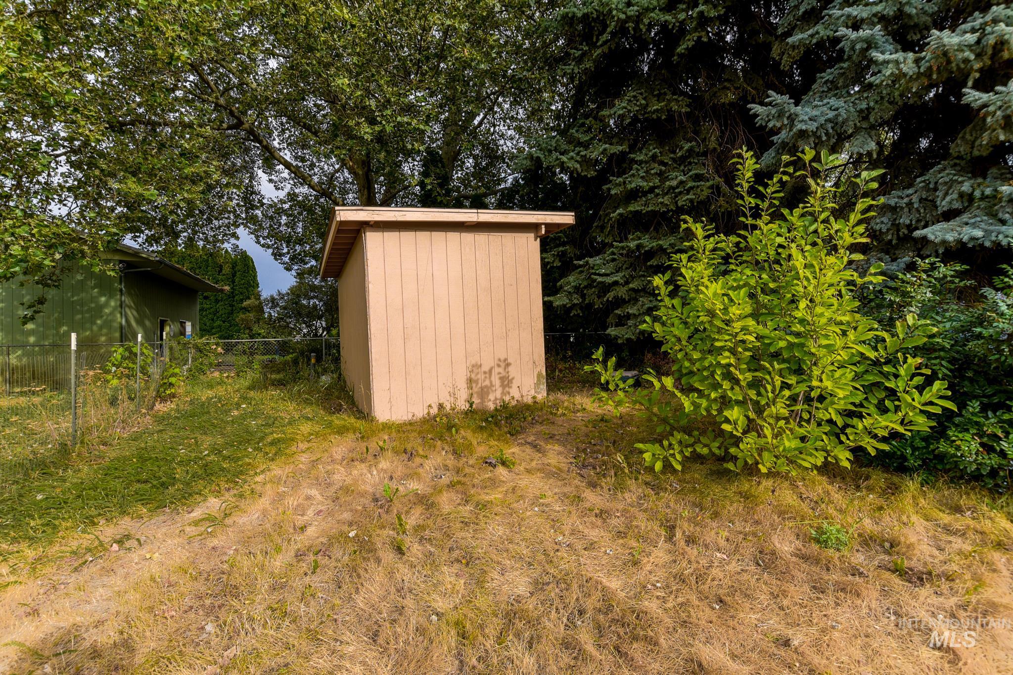 1829 Powers Ave., Lewiston, Idaho 83501, 3 Bedrooms, 2 Bathrooms, Residential For Sale, Price $319,000,MLS 98999611