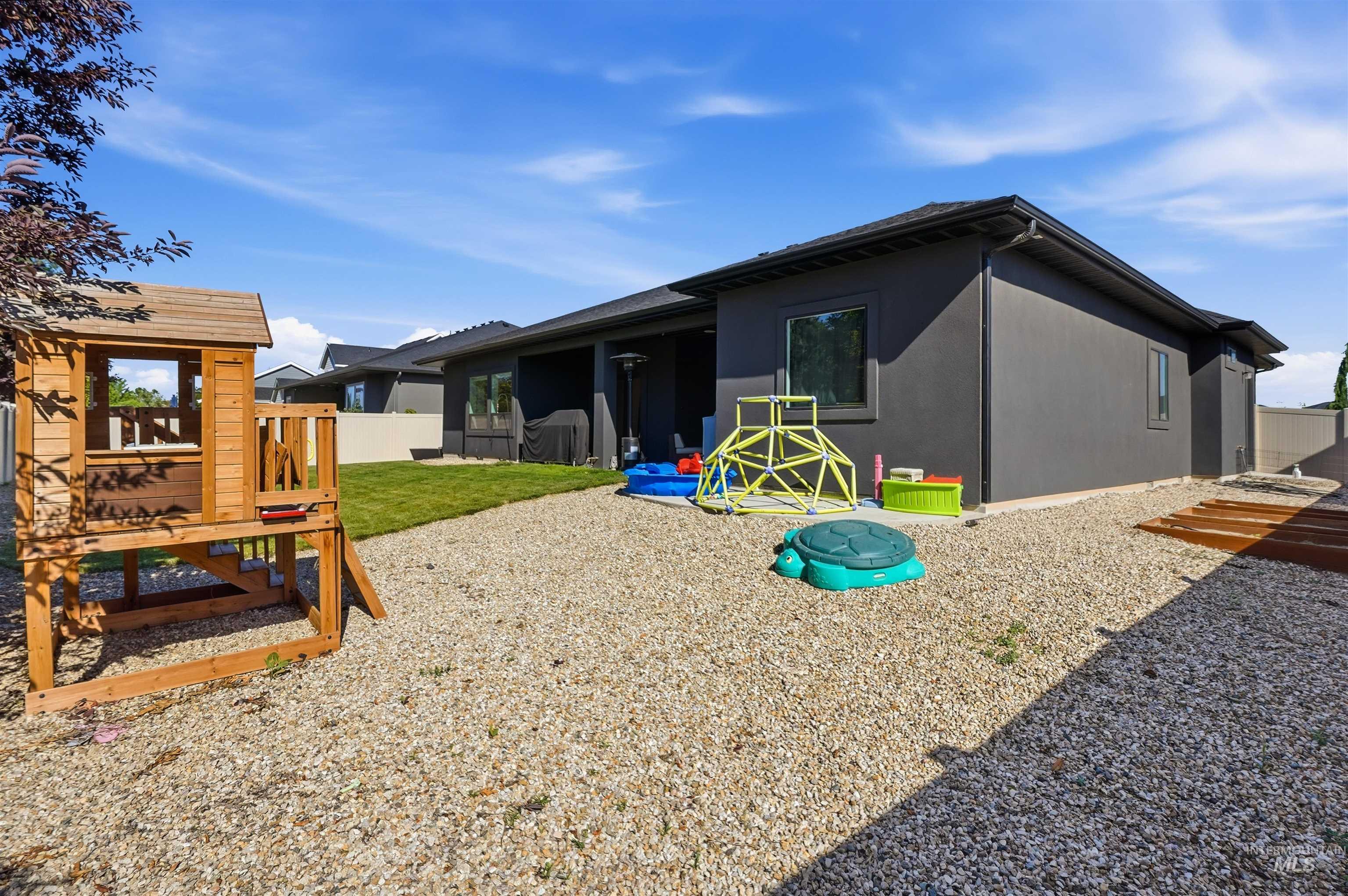 229 W Moray St, Middleton, Idaho 83644, 3 Bedrooms, 2.5 Bathrooms, Residential For Sale, Price $759,000,MLS 98999616