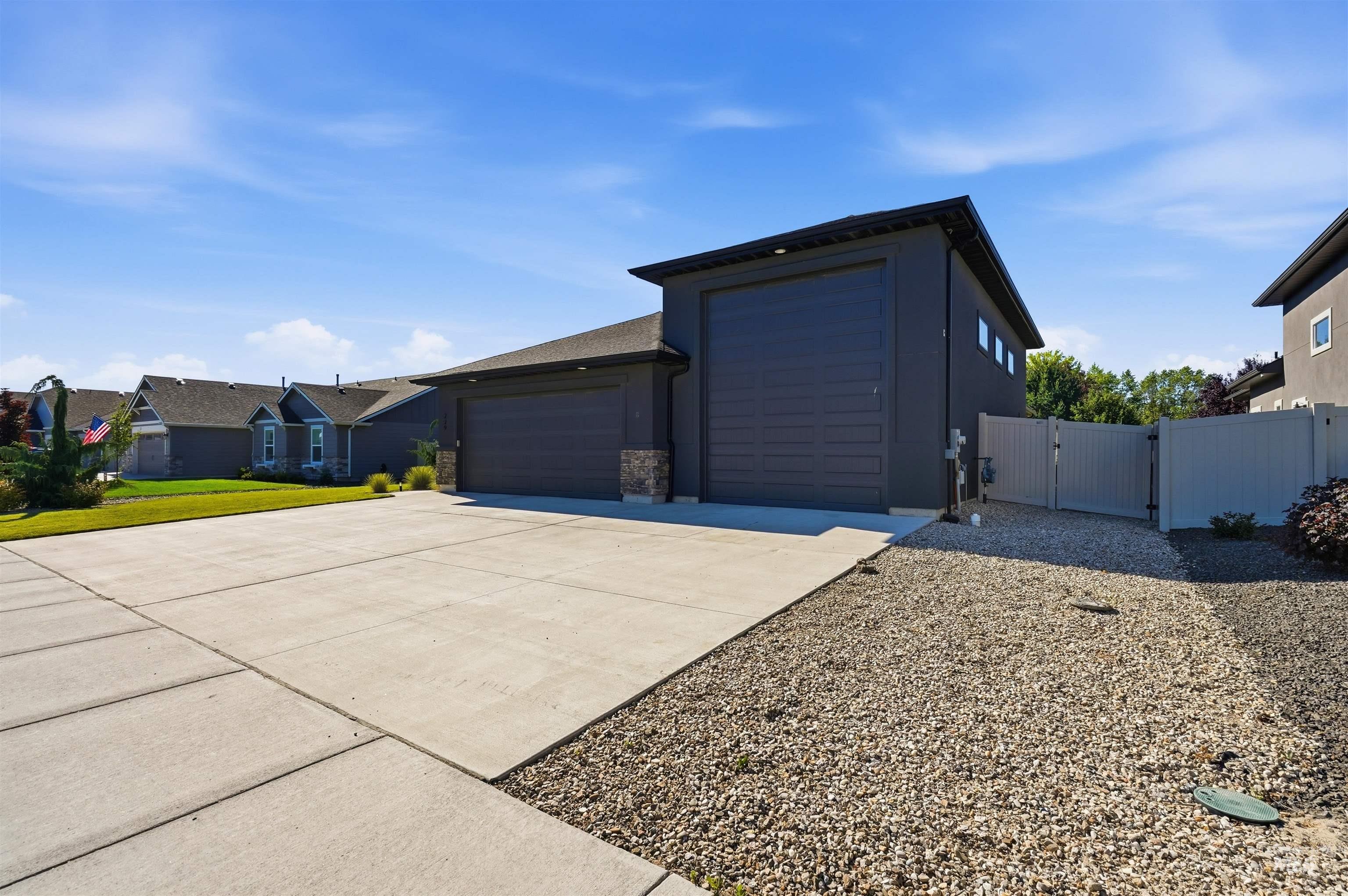 229 W Moray St, Middleton, Idaho 83644, 3 Bedrooms, 2.5 Bathrooms, Residential For Sale, Price $759,000,MLS 98999616