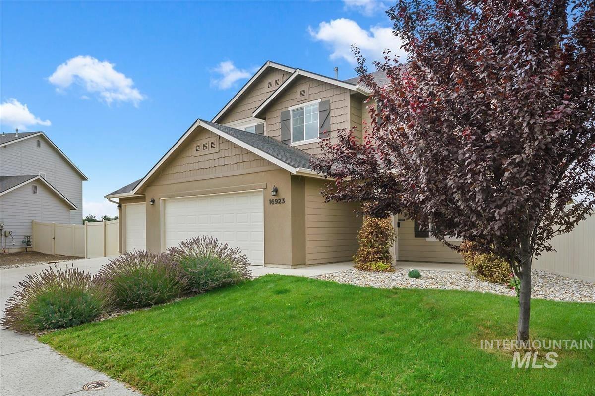 16923 N Lowerfield Loop, Nampa, Idaho 83687, 4 Bedrooms, 2.5 Bathrooms, Residential For Sale, Price $475,000,MLS 98999617