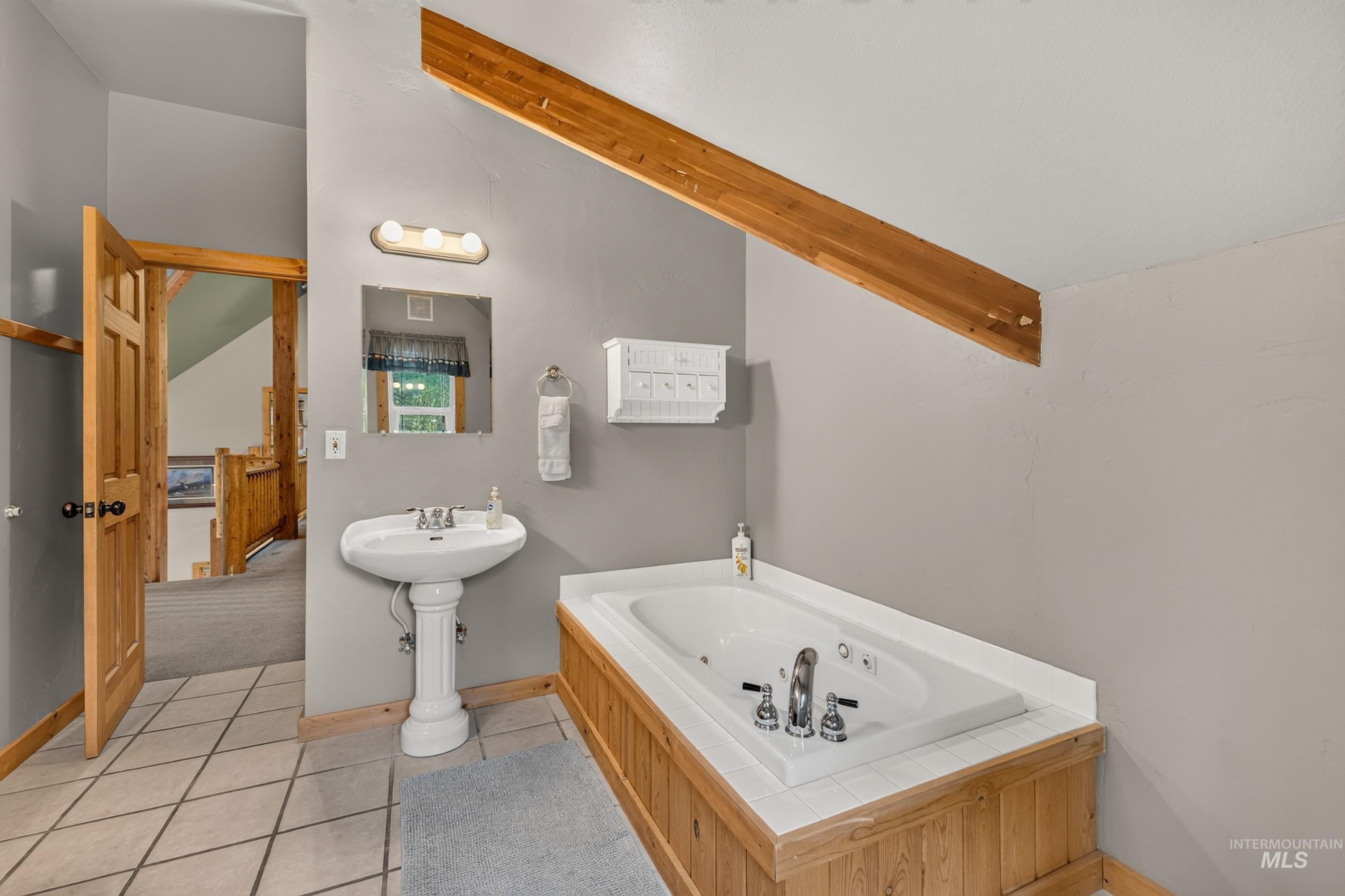 1190 Majestic View Drive, McCall, Idaho 83638, 5 Bedrooms, 3 Bathrooms, Residential For Sale, Price $1,325,000,MLS 98999618