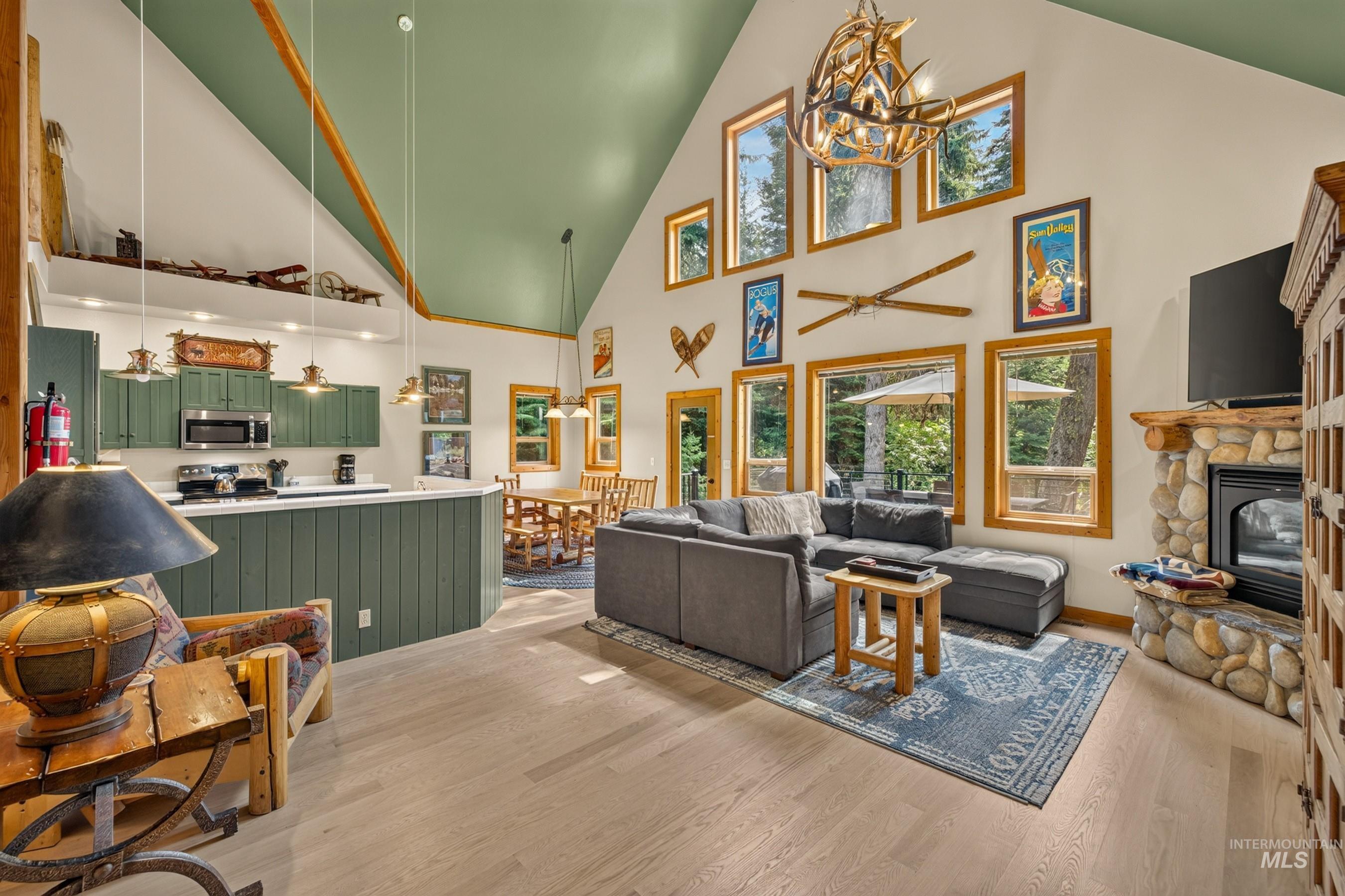 1190 Majestic View Drive, McCall, Idaho 83638, 5 Bedrooms, 3 Bathrooms, Residential For Sale, Price $1,325,000,MLS 98999618