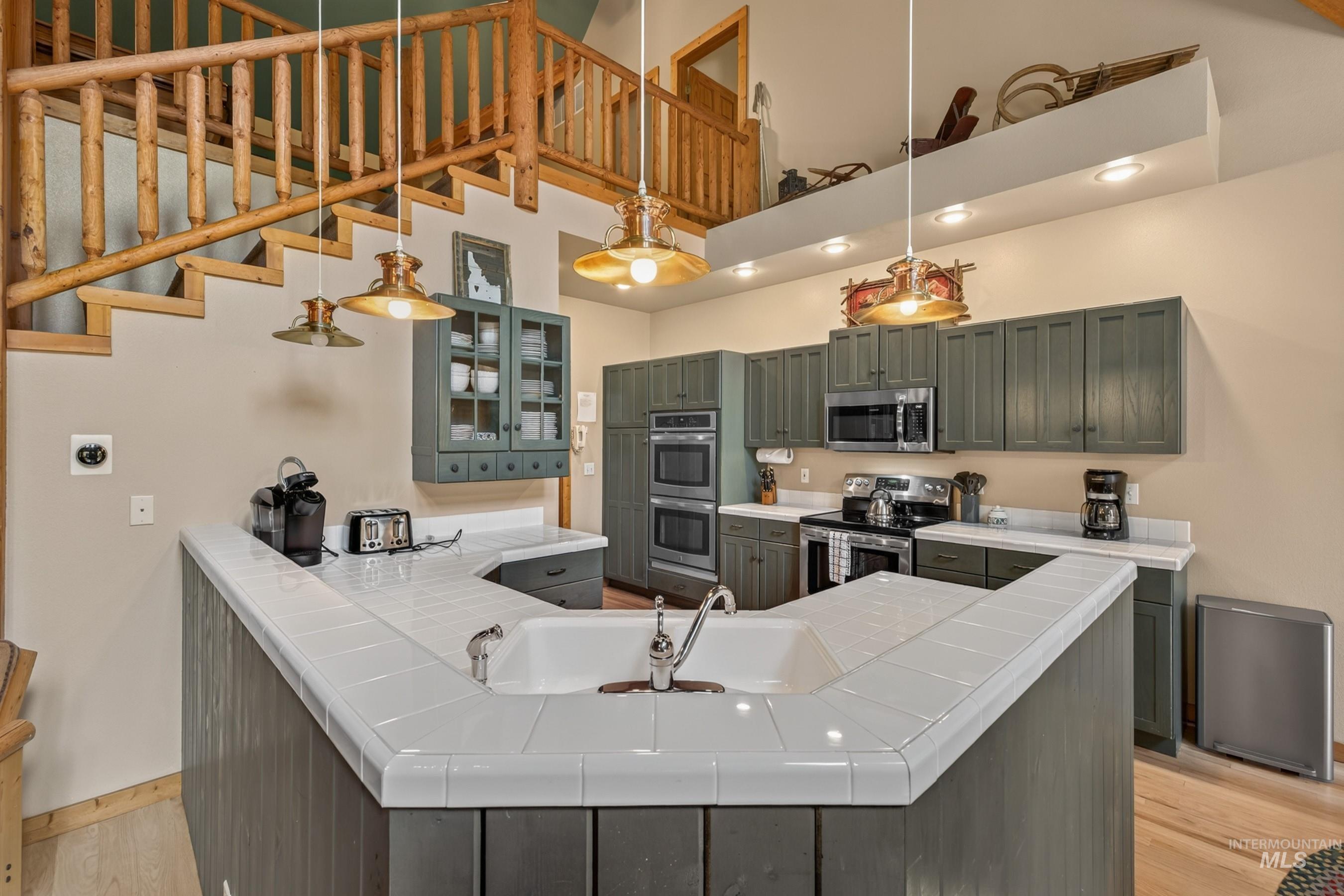 1190 Majestic View Drive, McCall, Idaho 83638, 5 Bedrooms, 3 Bathrooms, Residential For Sale, Price $1,325,000,MLS 98999618