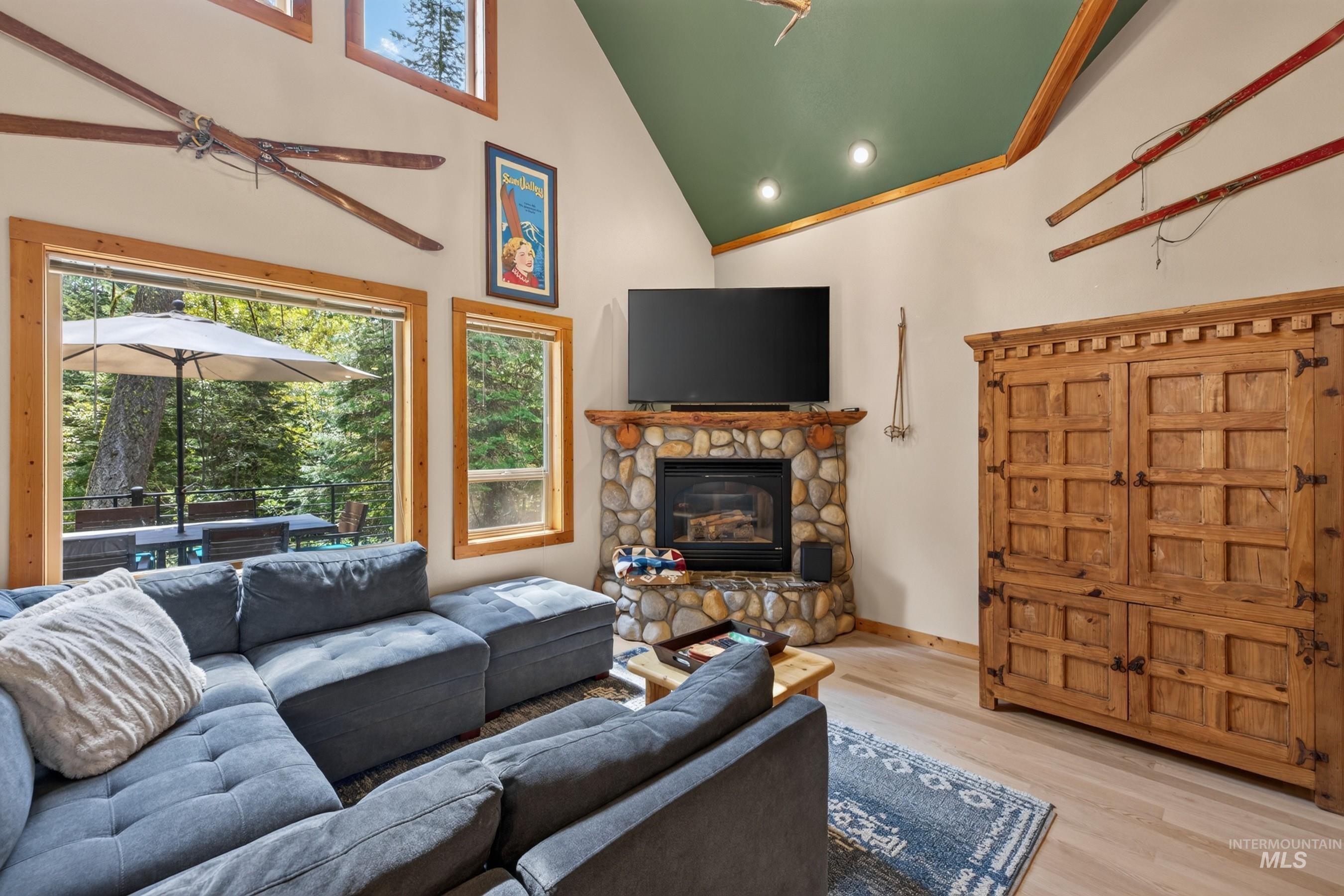 1190 Majestic View Drive, McCall, Idaho 83638, 5 Bedrooms, 3 Bathrooms, Residential For Sale, Price $1,325,000,MLS 98999618