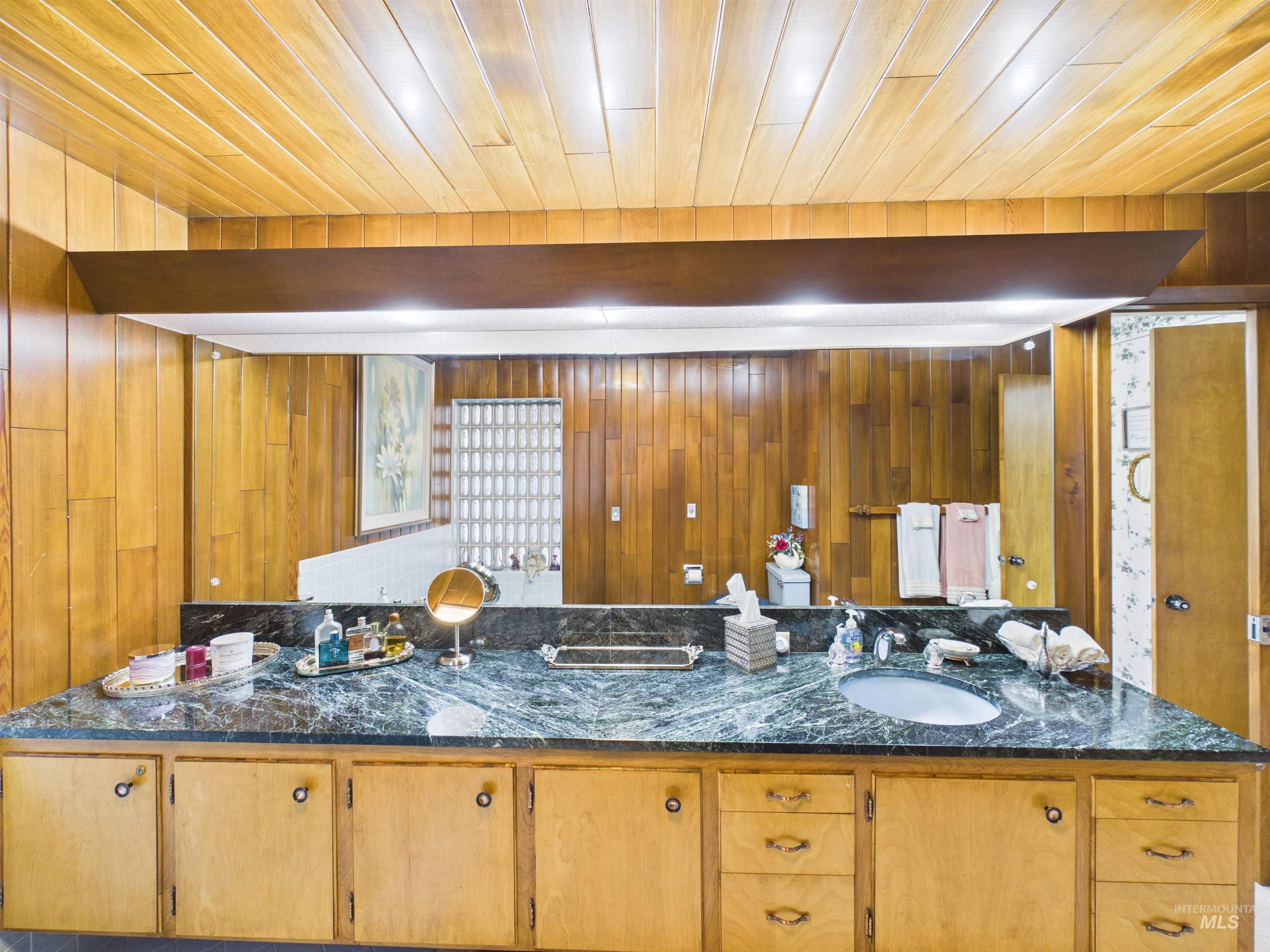 35 Van Engelen Road, Burley, Idaho 83318, 3 Bedrooms, 4 Bathrooms, Residential For Sale, Price $1,099,000,MLS 98999619