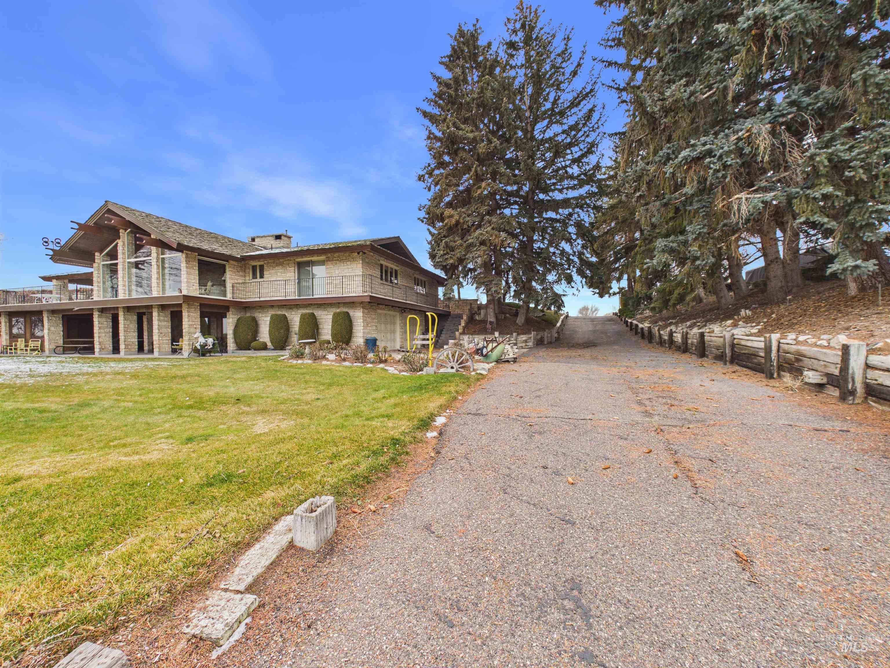 35 Van Engelen Road, Burley, Idaho 83318, 3 Bedrooms, 4 Bathrooms, Residential For Sale, Price $1,099,000,MLS 98999619