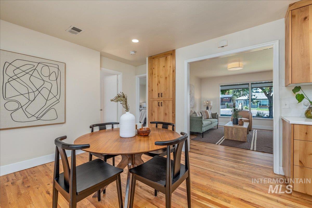 2710 N 28th St, Boise, Idaho 83703, 4 Bedrooms, 2 Bathrooms, Residential For Sale, Price $699,900,MLS 98999620