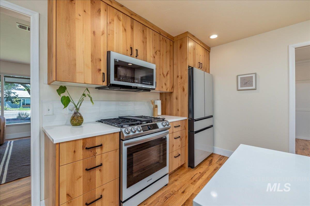 2710 N 28th St, Boise, Idaho 83703, 4 Bedrooms, 2 Bathrooms, Residential For Sale, Price $699,900,MLS 98999620