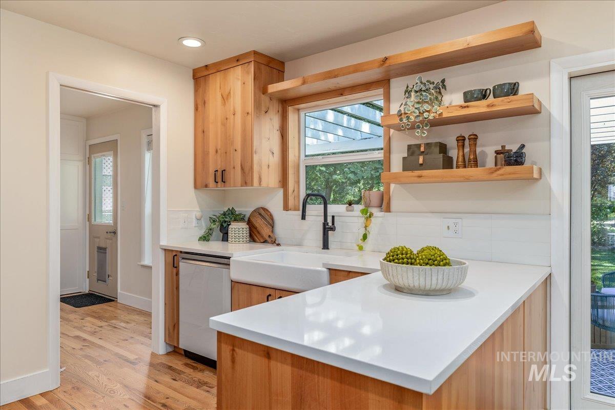 2710 N 28th St, Boise, Idaho 83703, 4 Bedrooms, 2 Bathrooms, Residential For Sale, Price $699,900,MLS 98999620