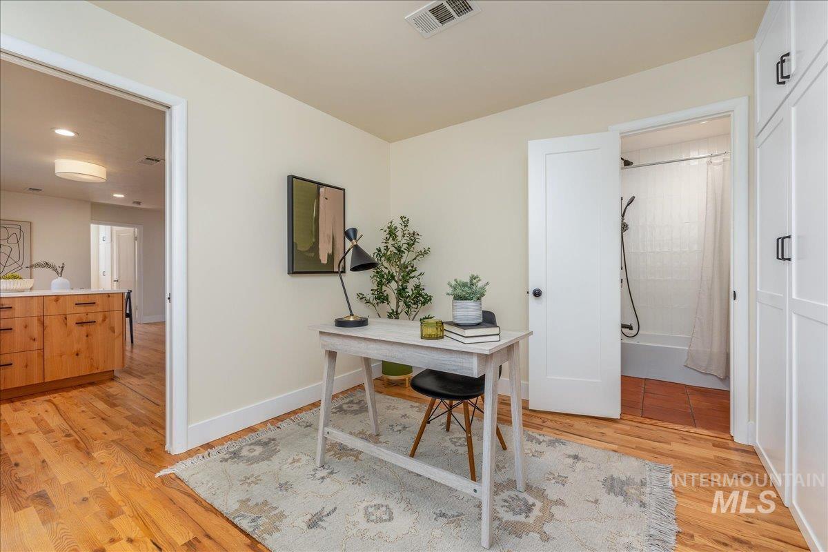 2710 N 28th St, Boise, Idaho 83703, 4 Bedrooms, 2 Bathrooms, Residential For Sale, Price $699,900,MLS 98999620