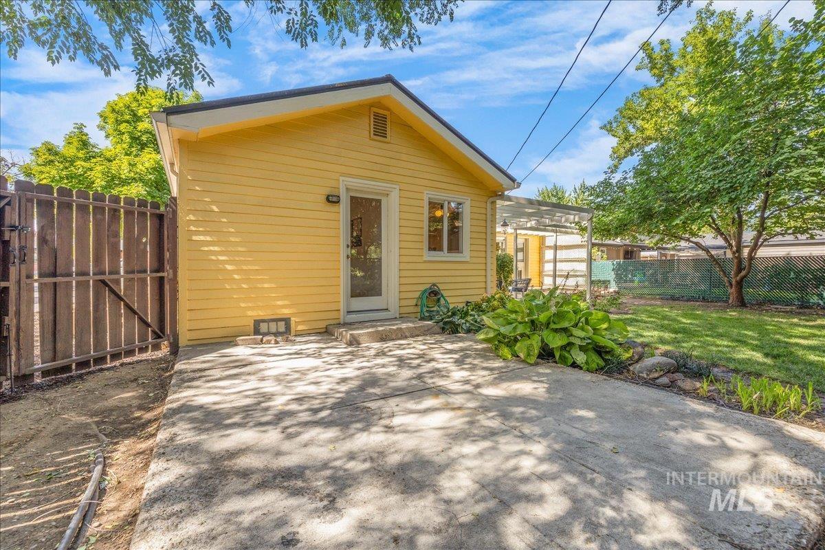 2710 N 28th St, Boise, Idaho 83703, 4 Bedrooms, 2 Bathrooms, Residential For Sale, Price $699,900,MLS 98999620